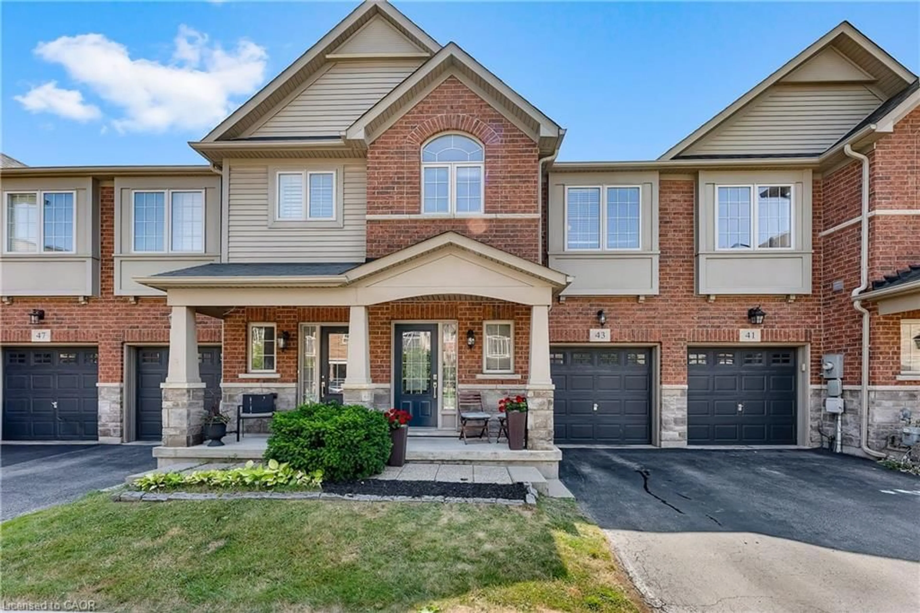 Home with brick exterior material, street for 541 Winston Rd #43, Grimsby Ontario L3M 0C5