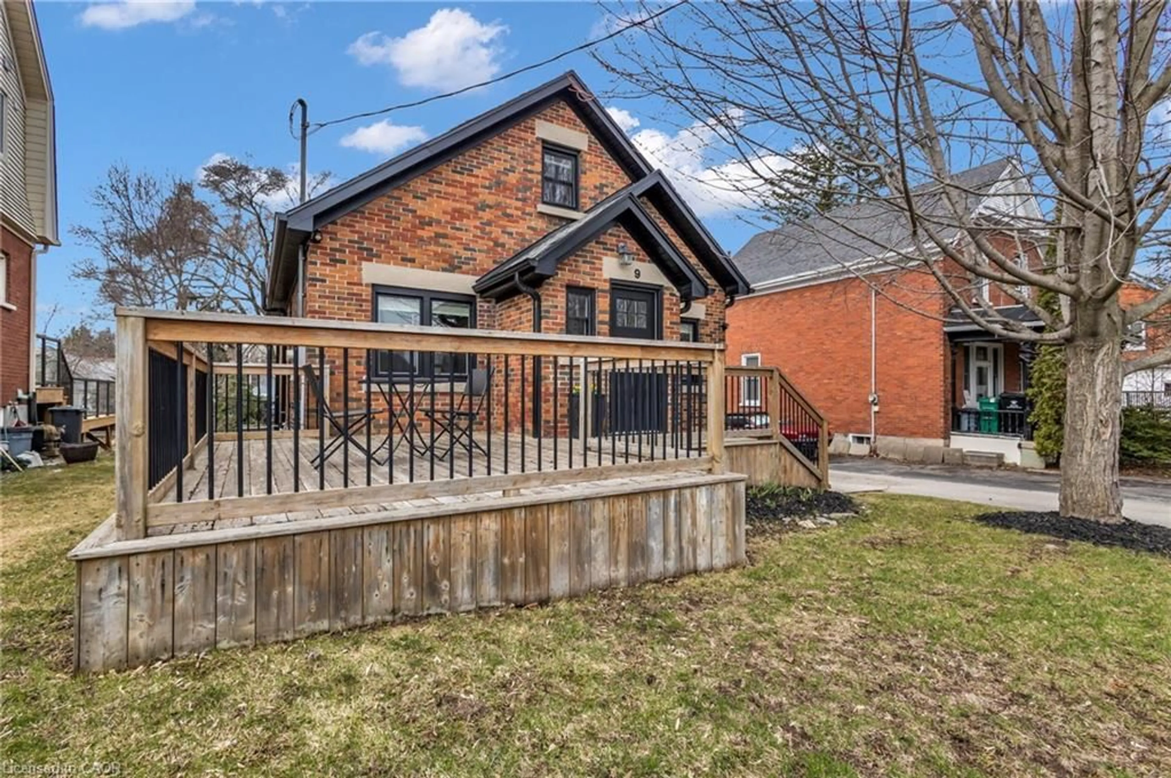 Home with brick exterior material, building for 9 Dunbar Rd, Waterloo Ontario N2L 2C9