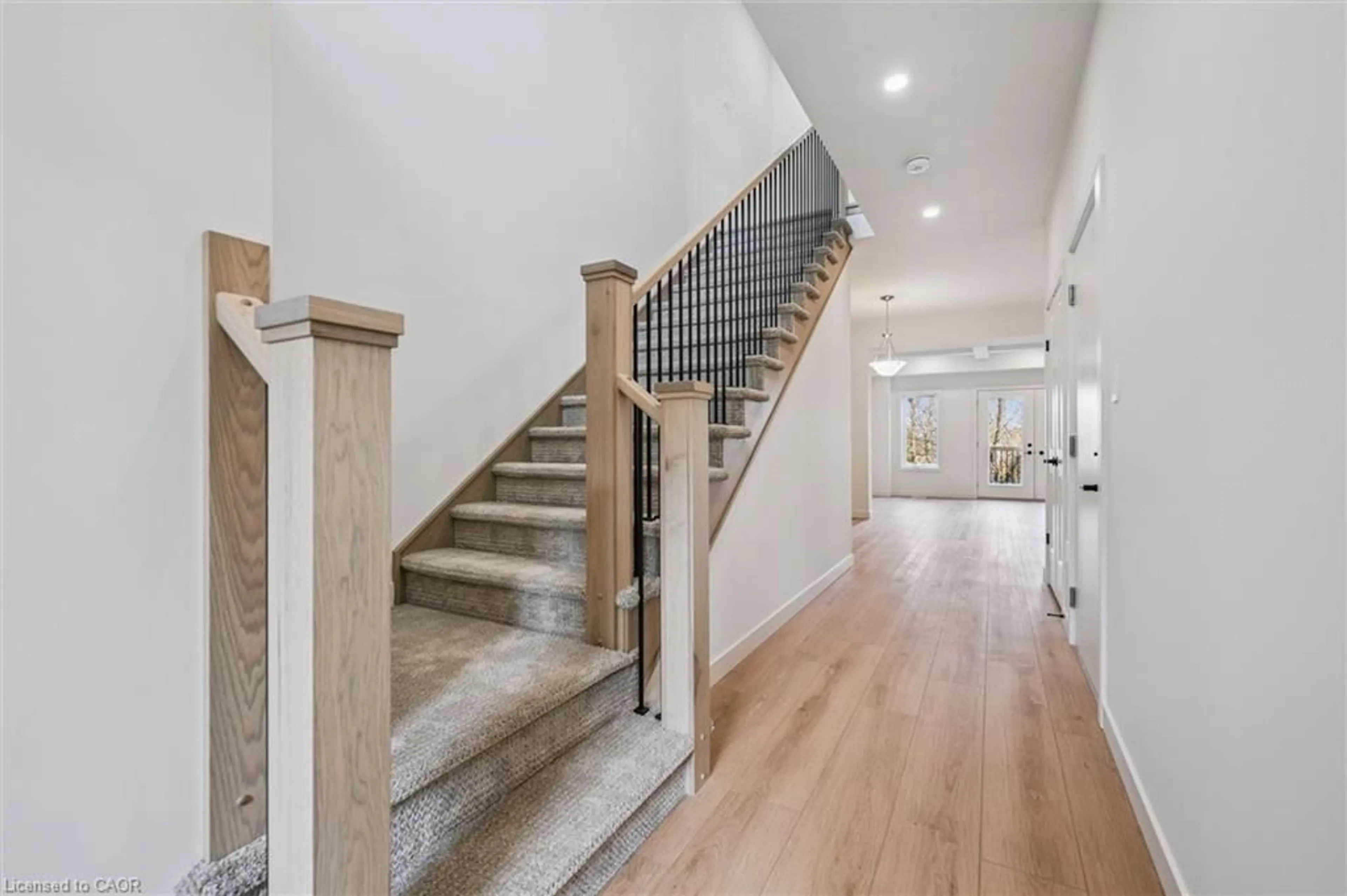 Unknown for 32 Fieldstone Lane, Elora Ontario N0B 1S0