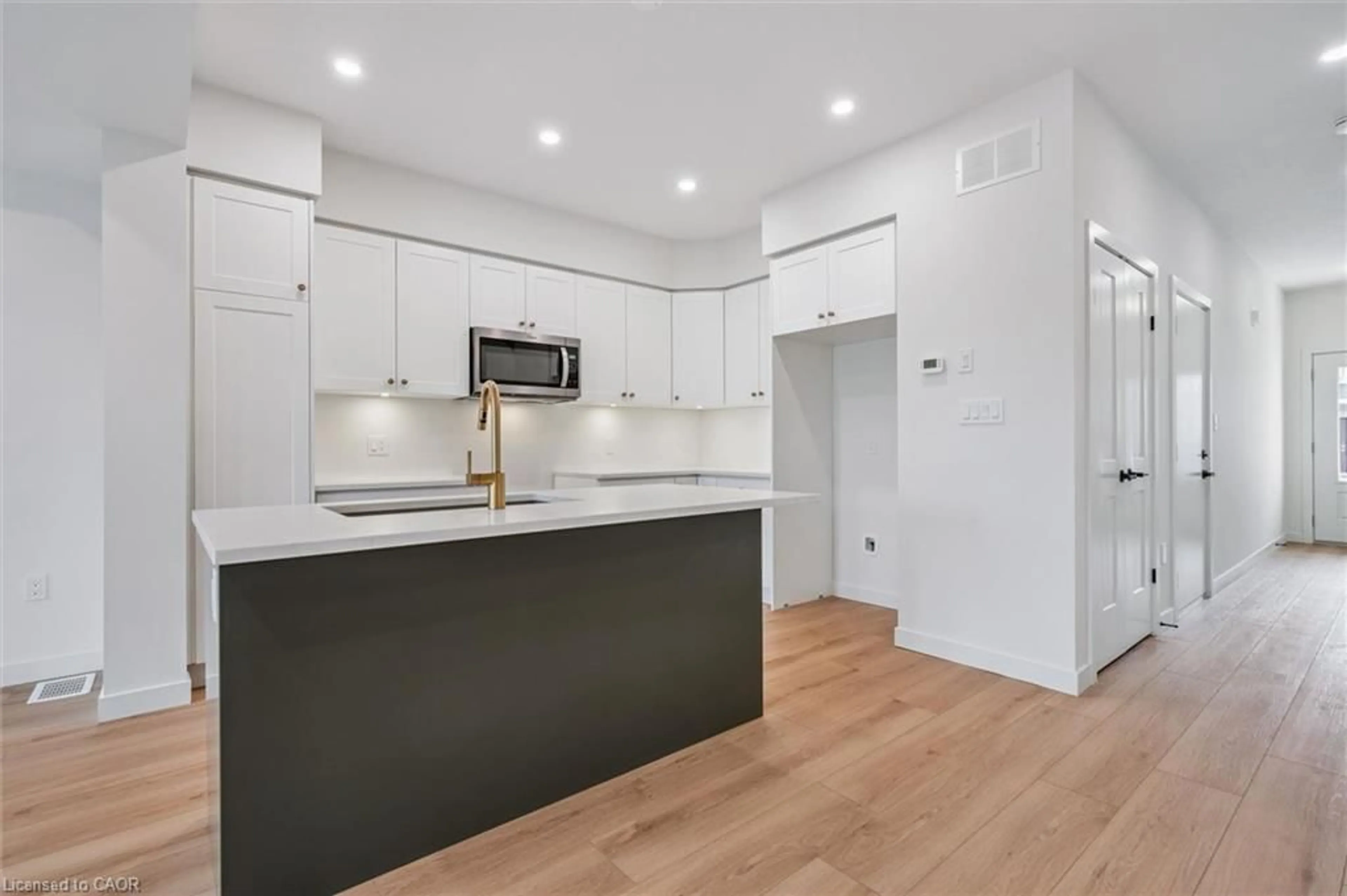 Open concept kitchen, unknown for 32 Fieldstone Lane, Elora Ontario N0B 1S0