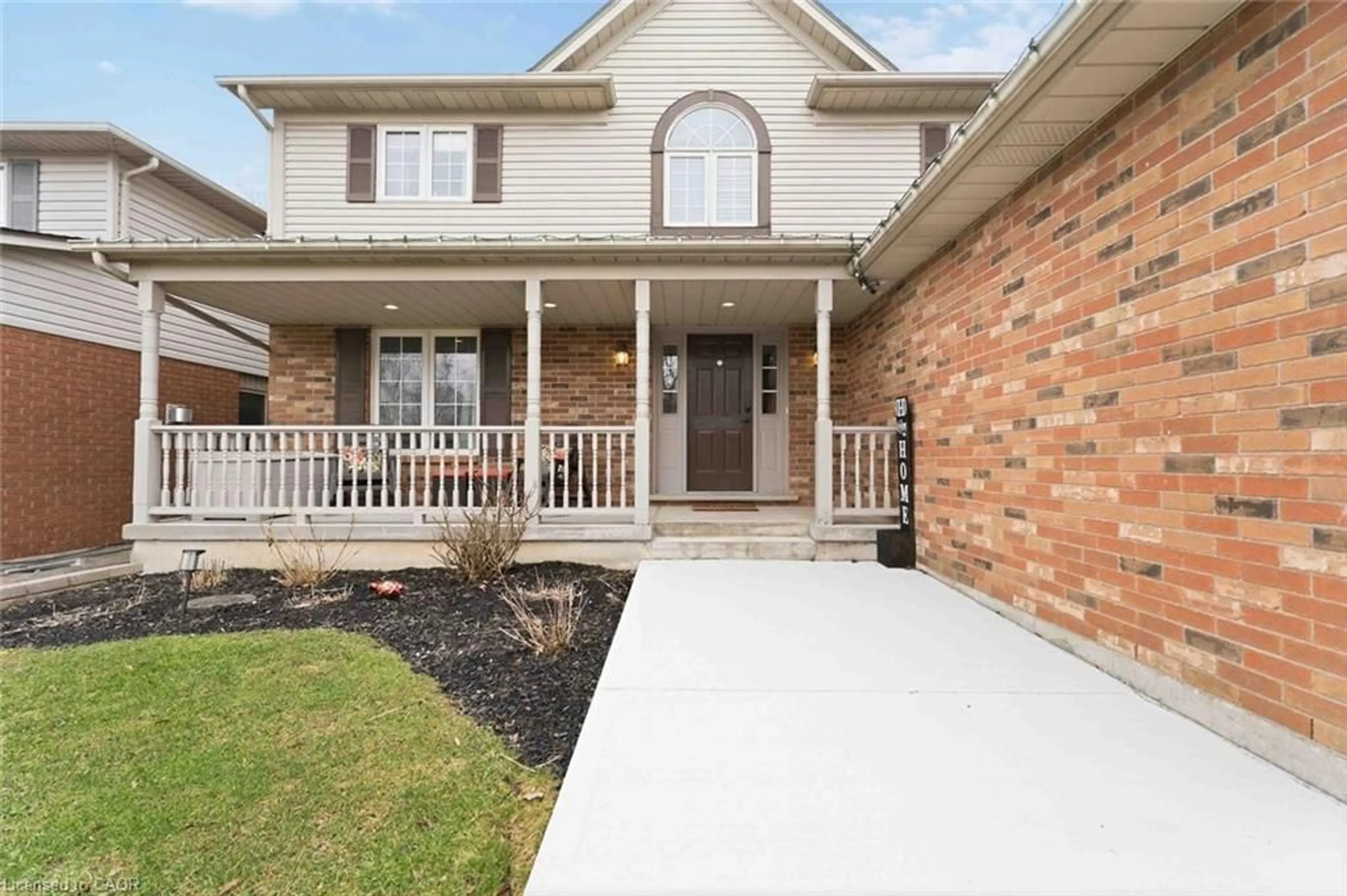 Home with brick exterior material, street for 52 Tartan Dr, Caledonia Ontario N3W 2N3