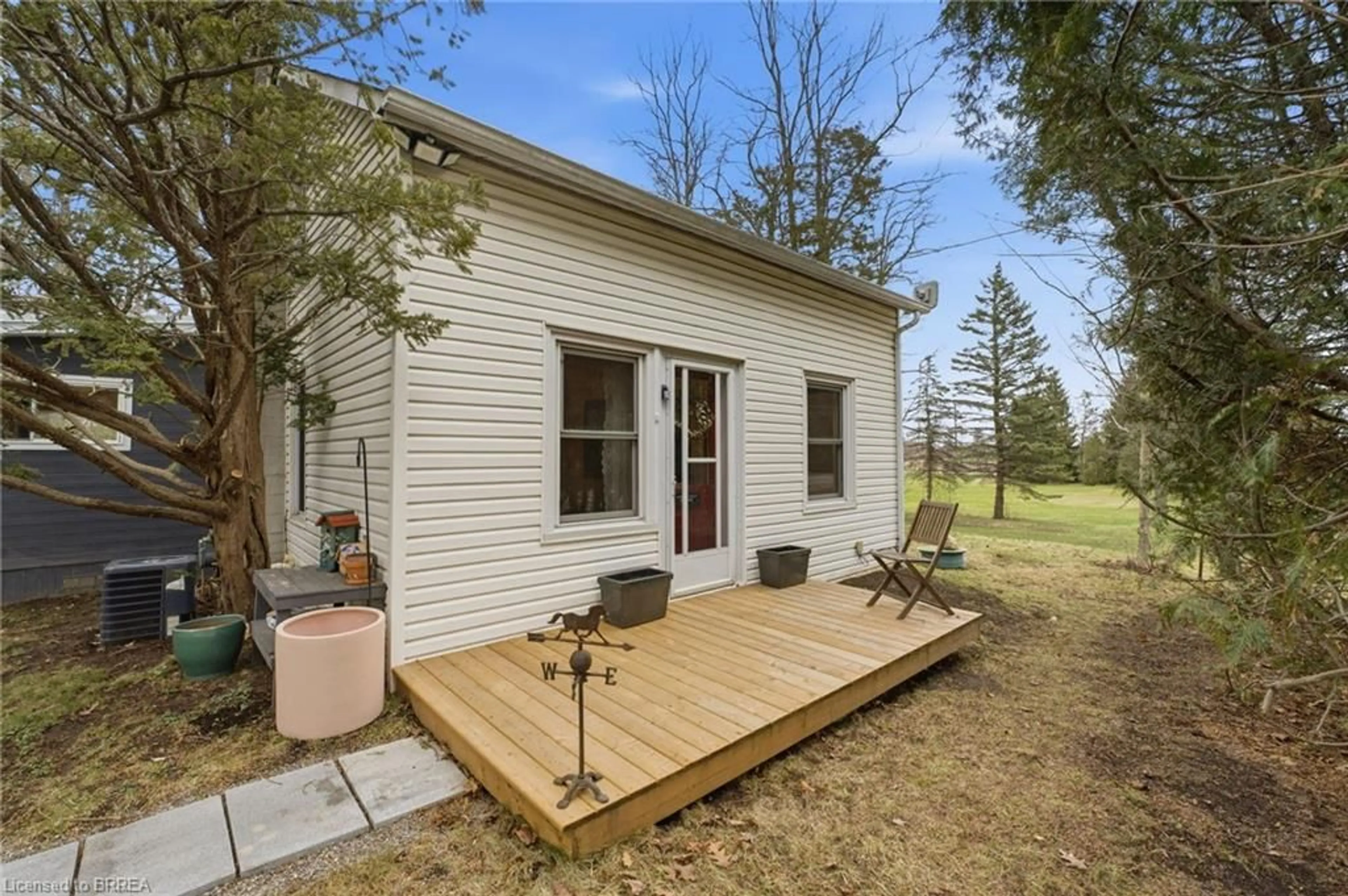 Unknown for 401 Lynden Rd, Brantford Ontario N3T 5L8