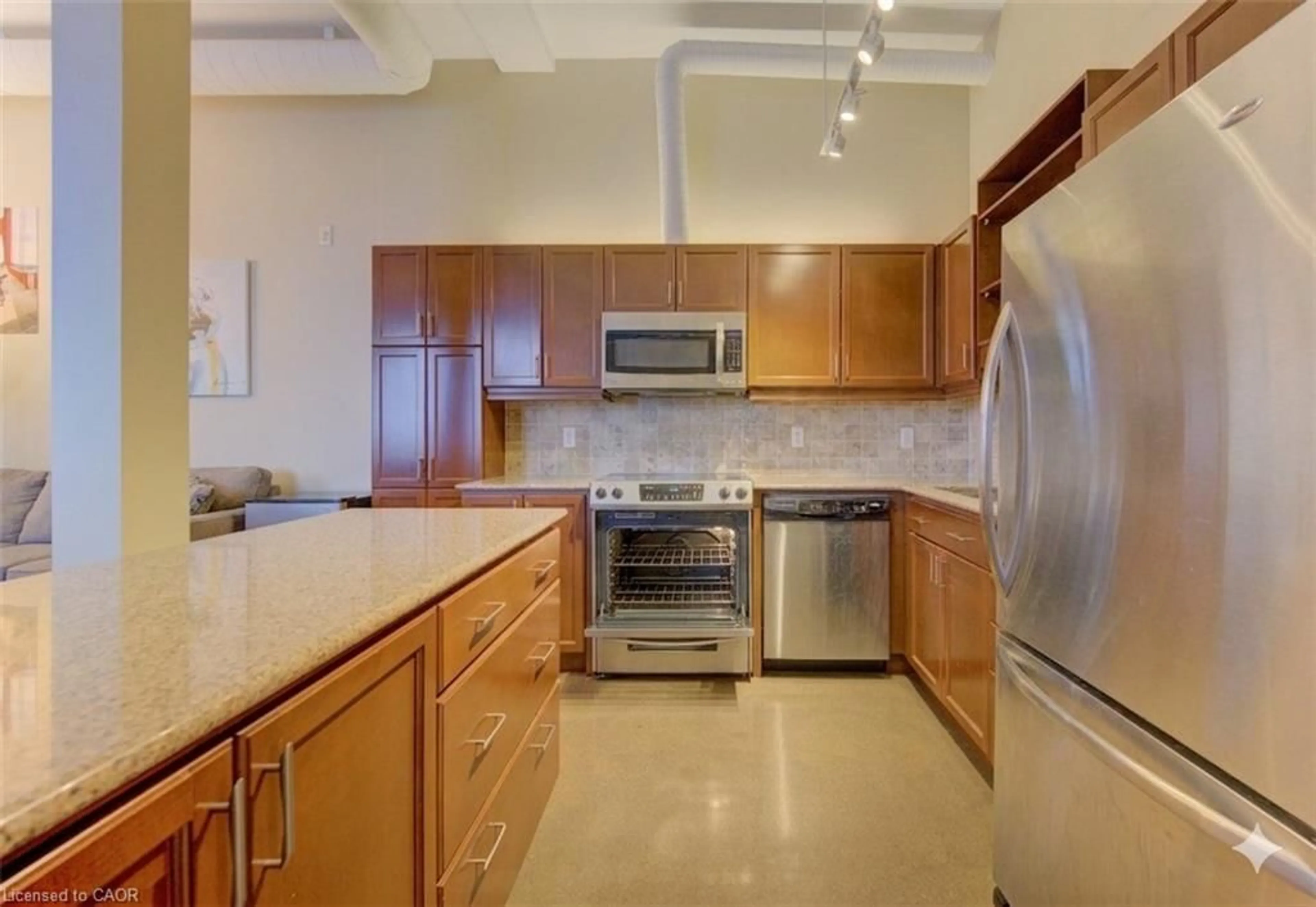 Standard kitchen, ceramic/tile floor for 404 King St #607, Kitchener Ontario N2G 4Z9