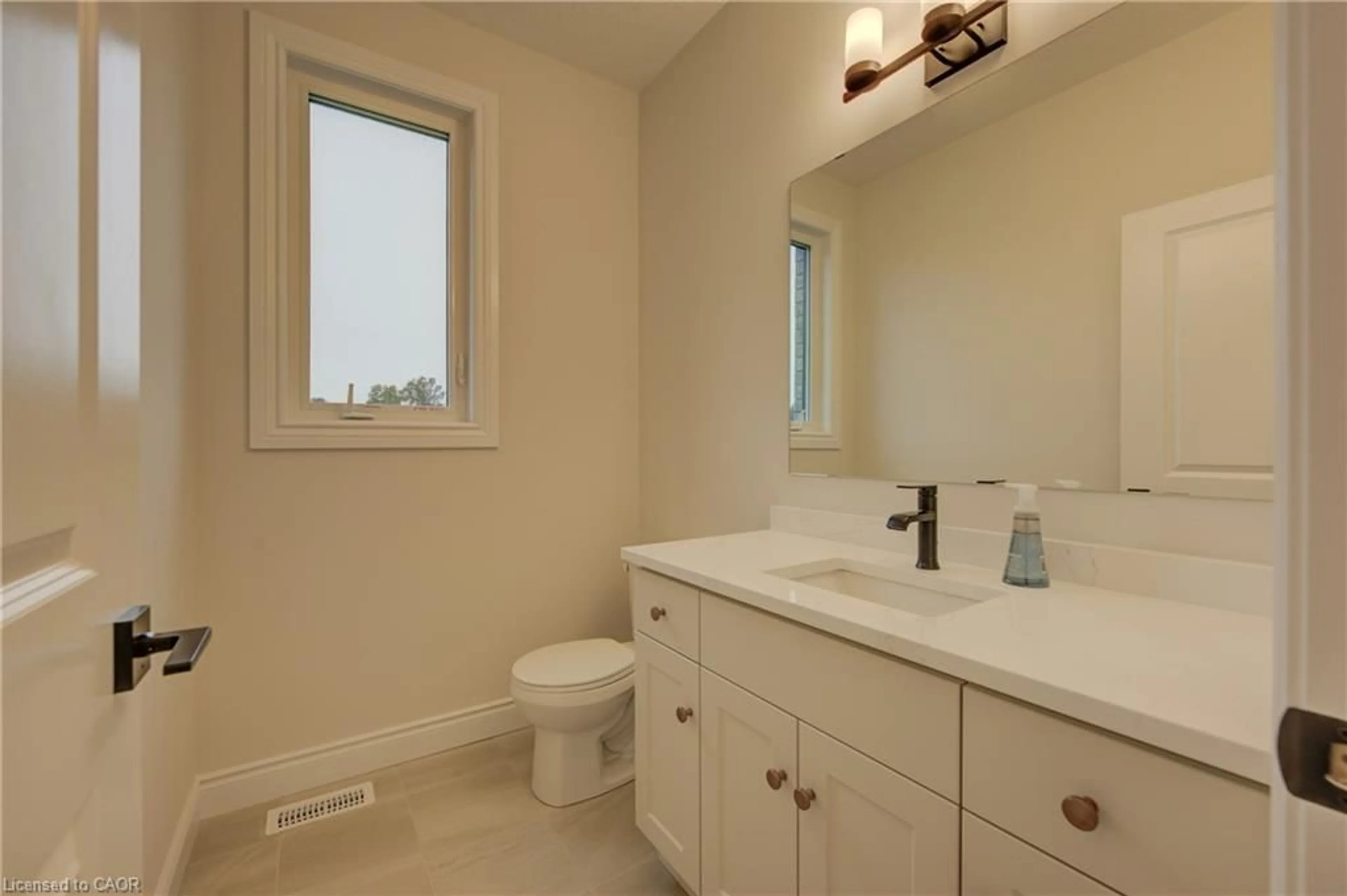 Standard bathroom, ceramic/tile floor for 30 Anne St, Harriston Ontario N0G 1Z0