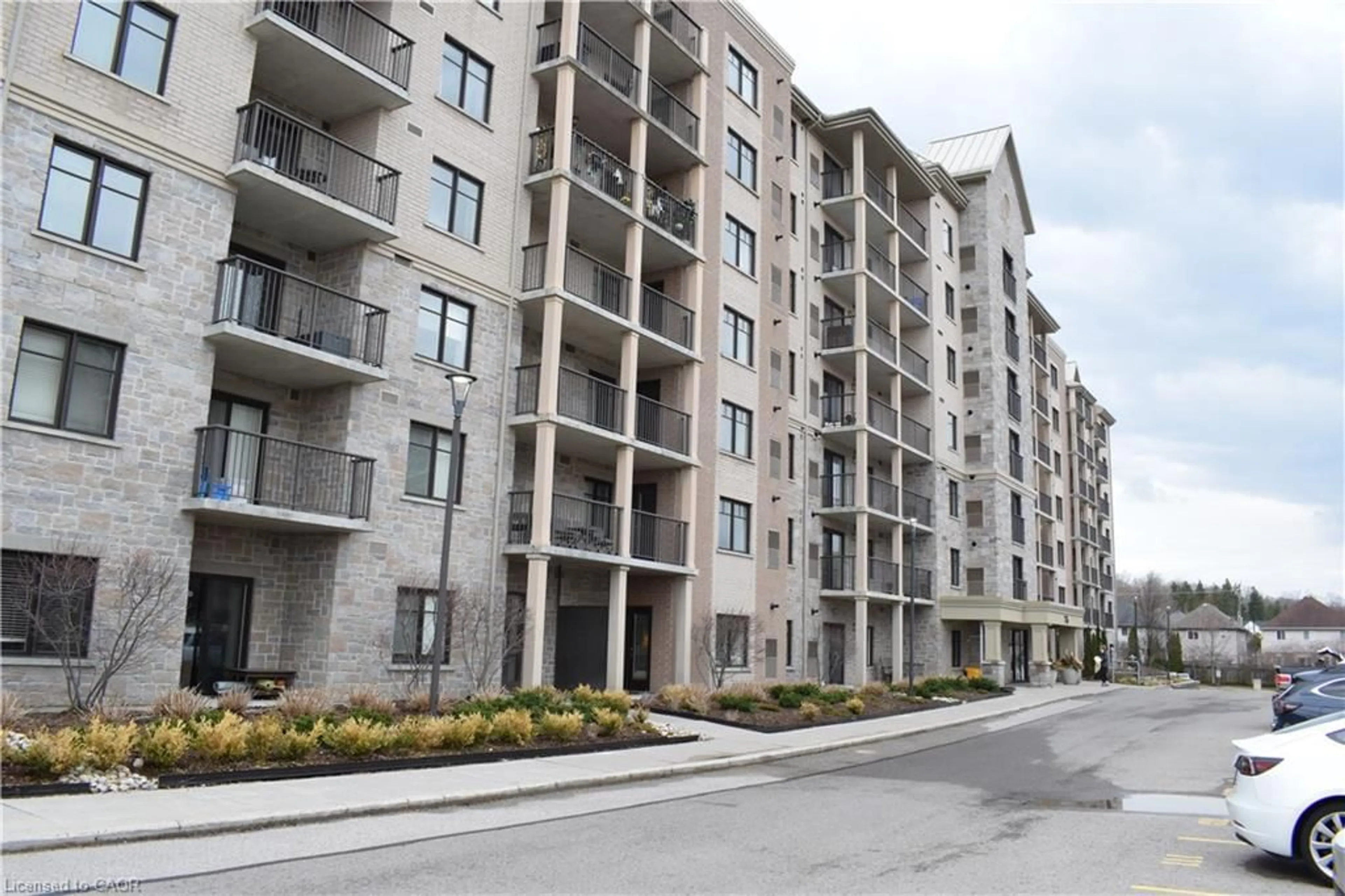 Patio, street for 776 Laurelwood Dr #406, Waterloo Ontario N2V 0A8