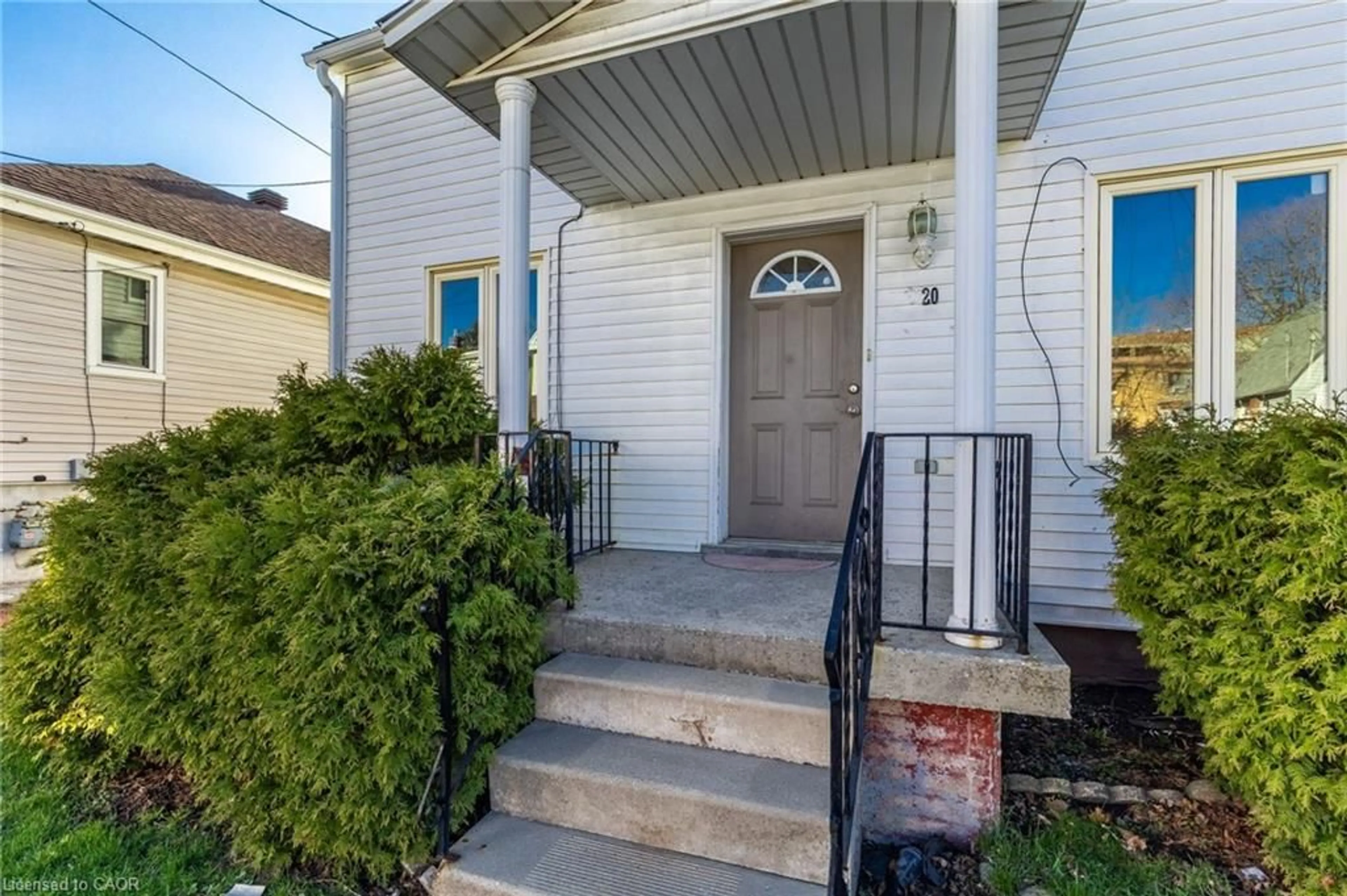 Unknown for 20 East 27th St, Hamilton Ontario L8V 2E7