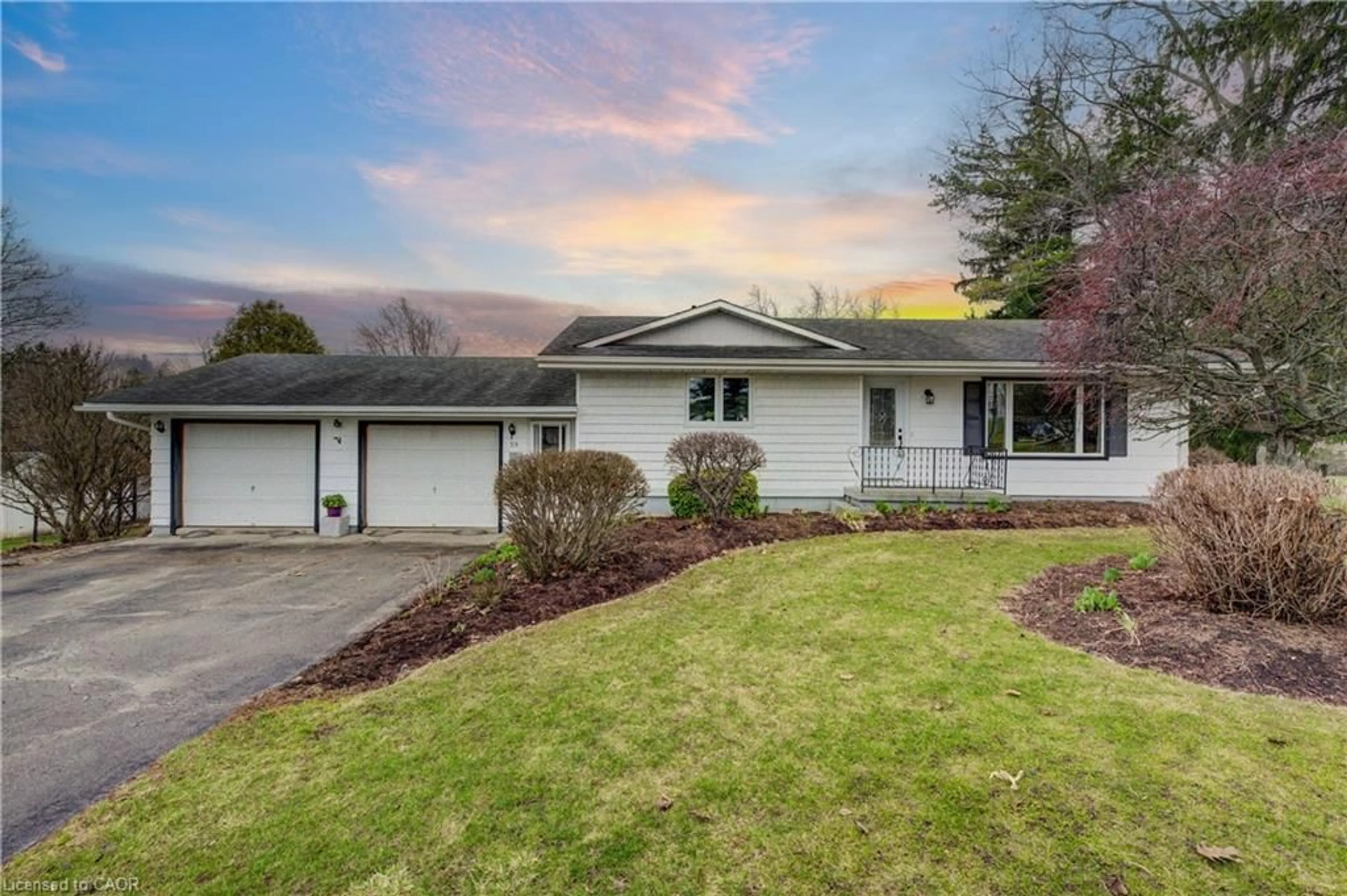 A pic from outside/outdoor area/front of a property/back of a property/a pic from drone, mountain view for 59 Washington St, Washington Ontario N0J 1B0