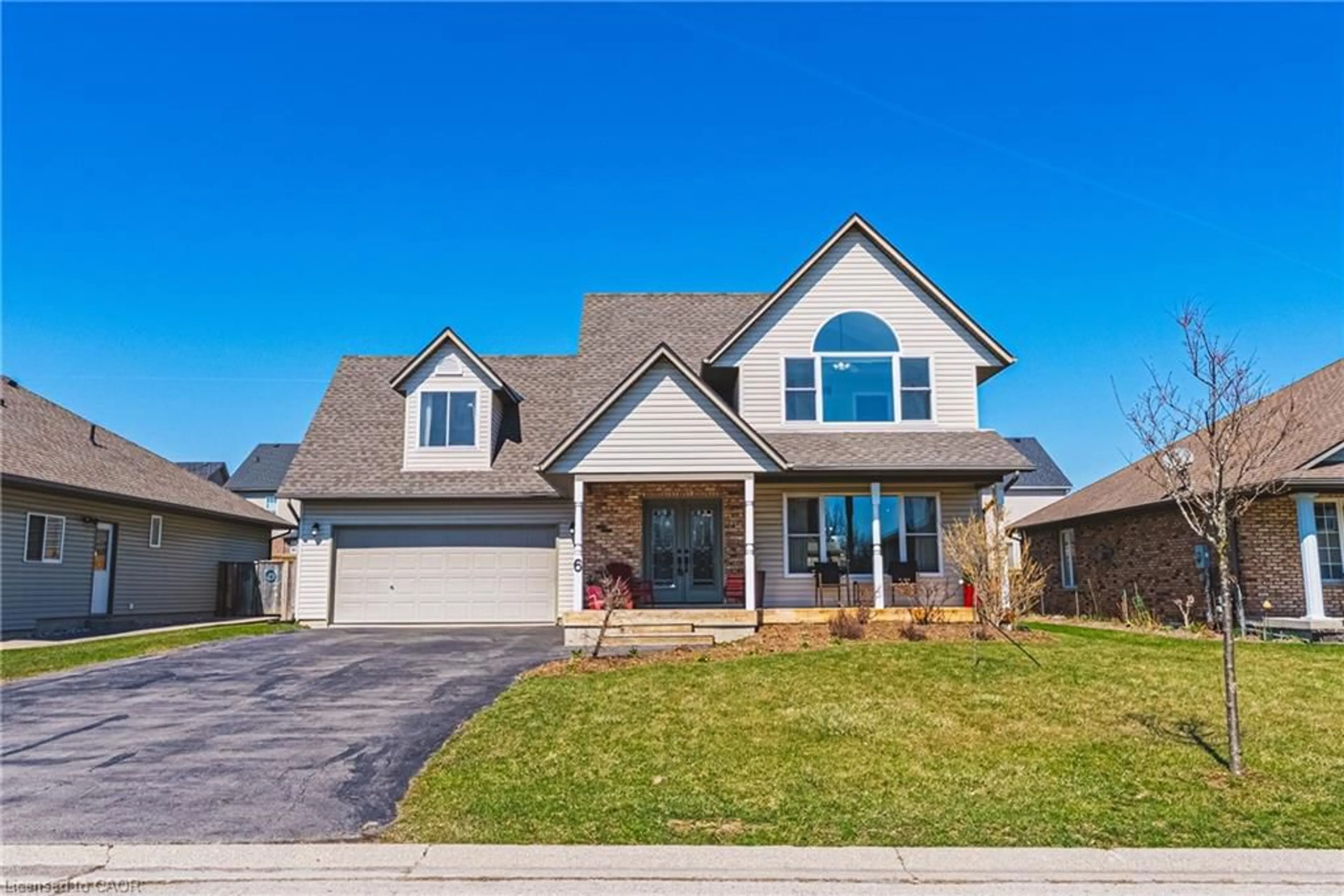 Home with brick exterior material, street for 6 Las Rd, Smithville Ontario L0R 2A0