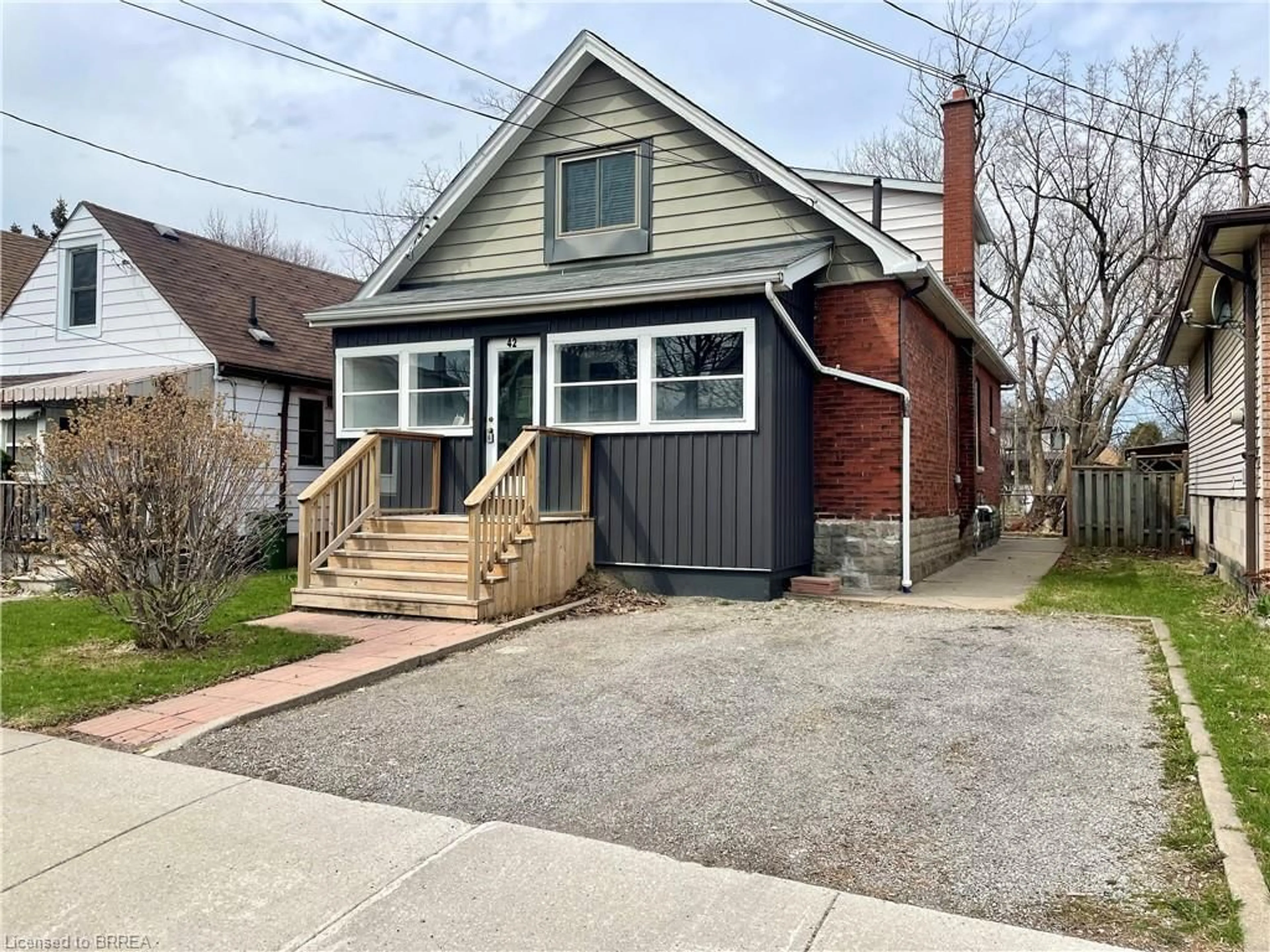 Home with brick exterior material, street for 42 East 31st St, Hamilton Ontario L8V 3N7