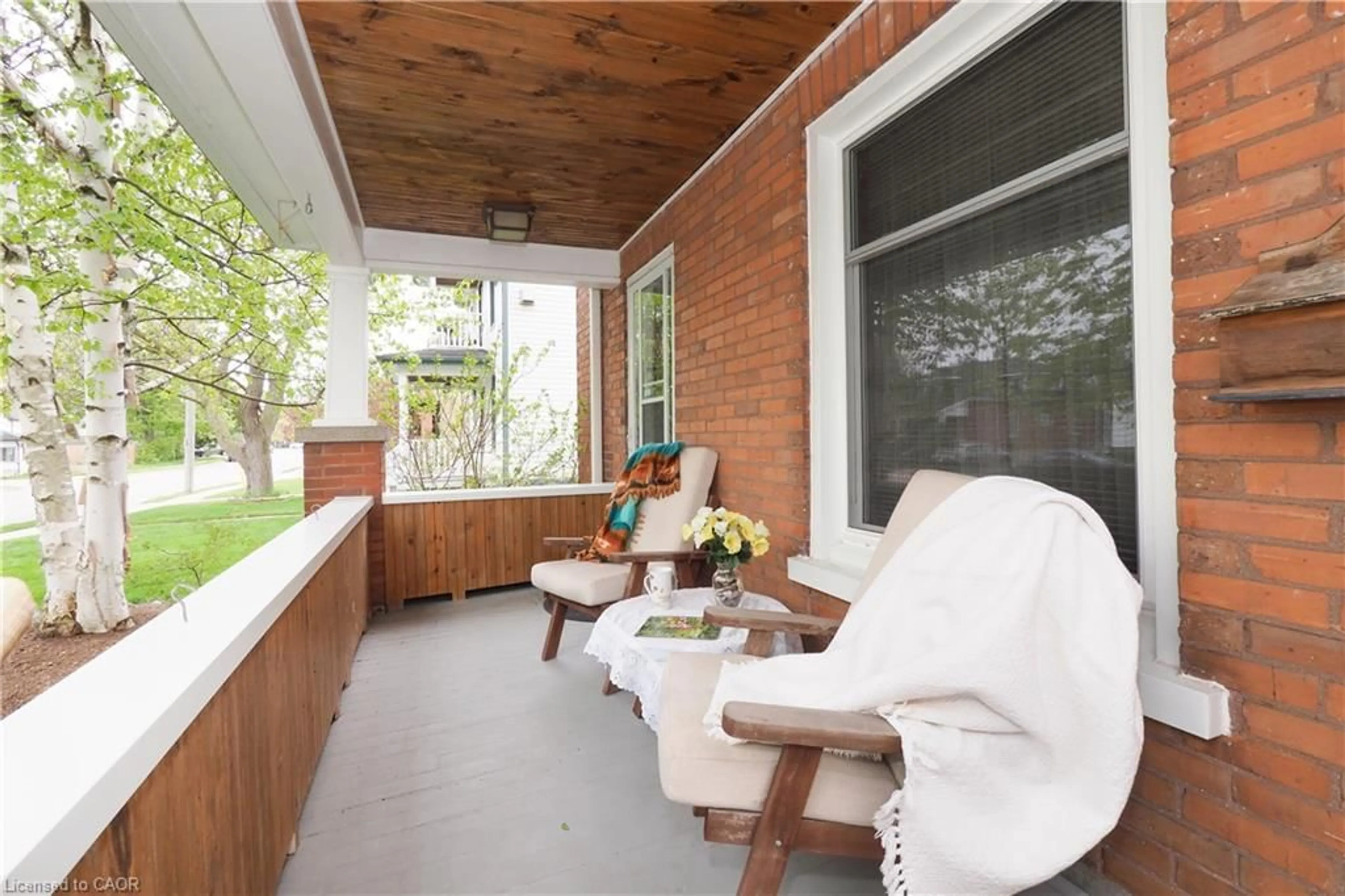 Patio, street for 373 Garden St, Cambridge Ontario N3H 4C8