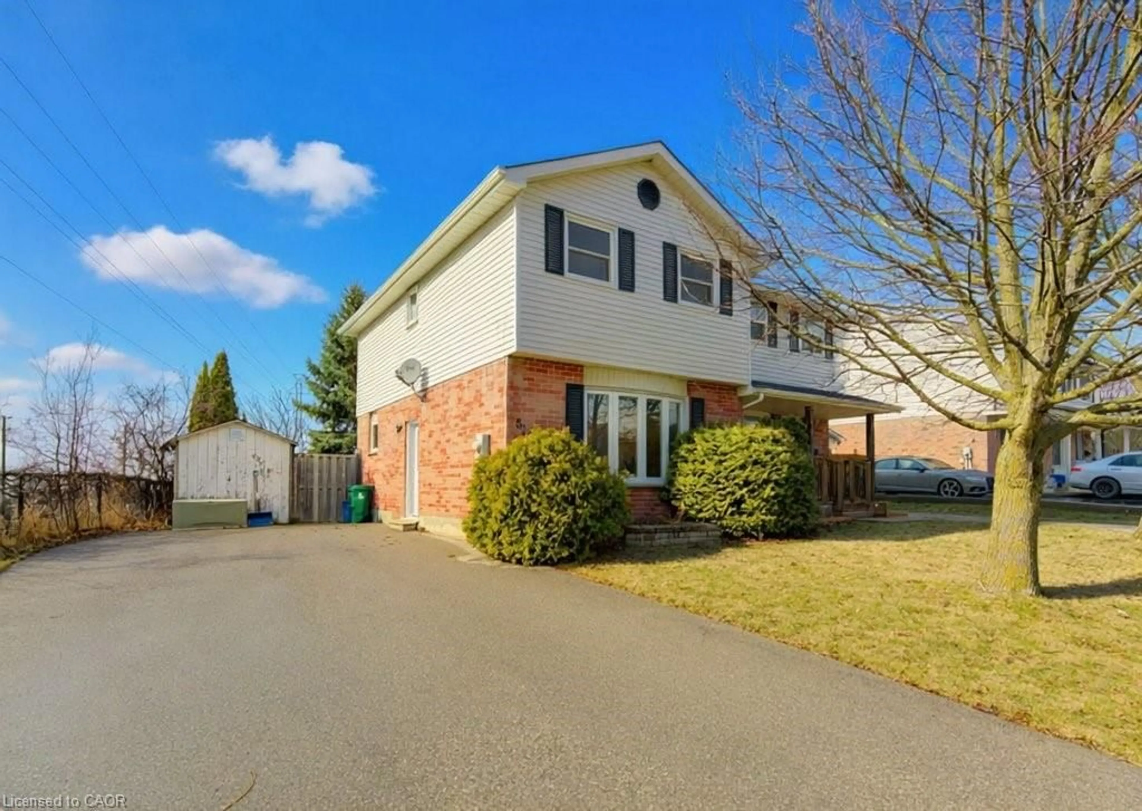 Home with vinyl exterior material, street for 828 Elgin St, Cambridge Ontario N1R 8C2