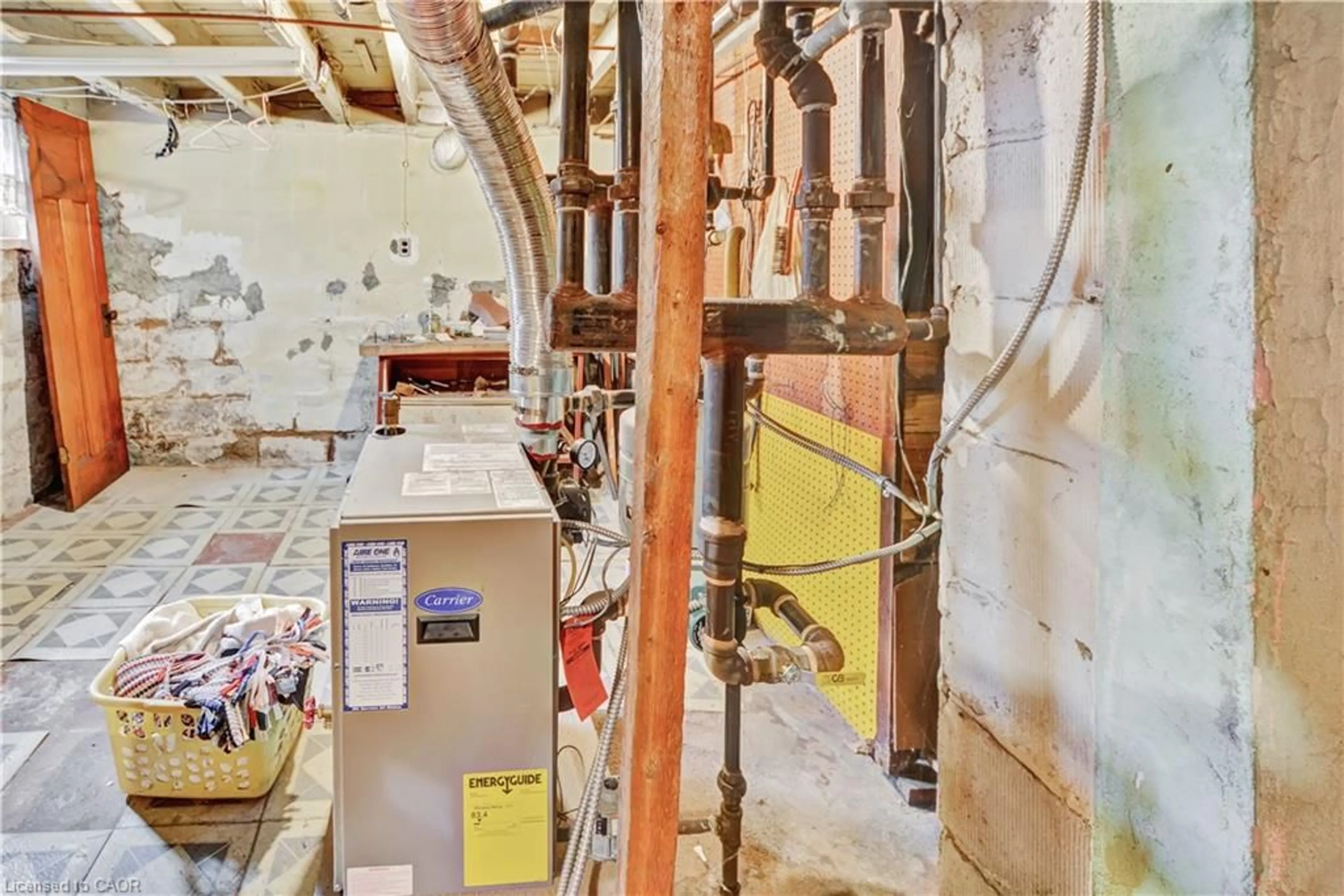 Unknown for 176 London St, Hamilton Ontario L8K 2G9