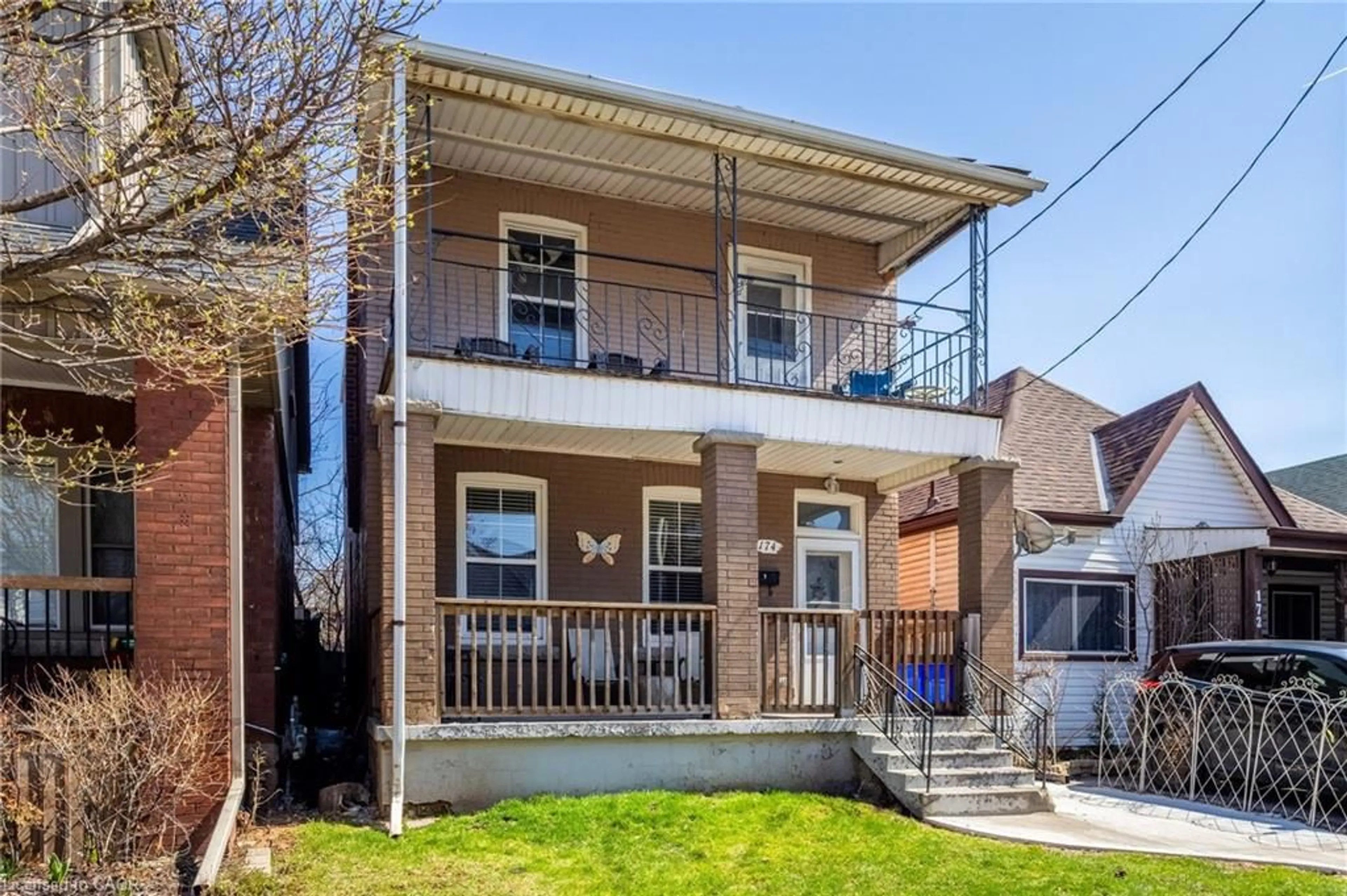 Home with brick exterior material, street for 174 Rosslyn Ave, Hamilton Ontario L8L 7P7