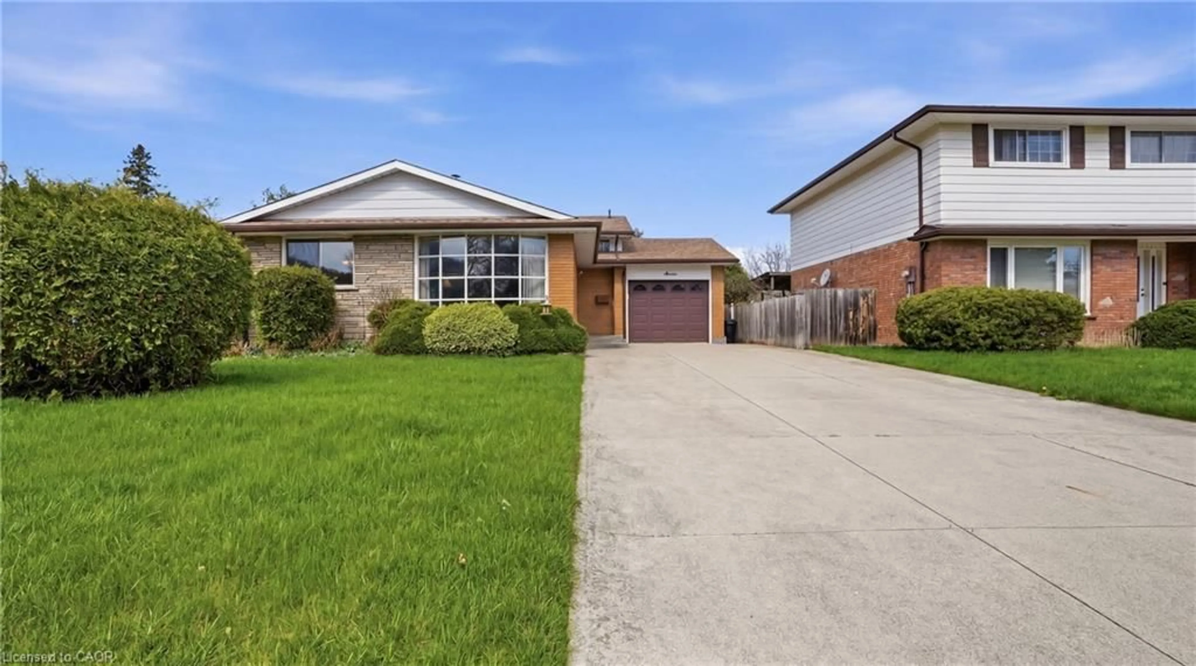 Home with brick exterior material, street for 7 Vanderwood Crt, Stoney Creek Ontario L8G 2Y5