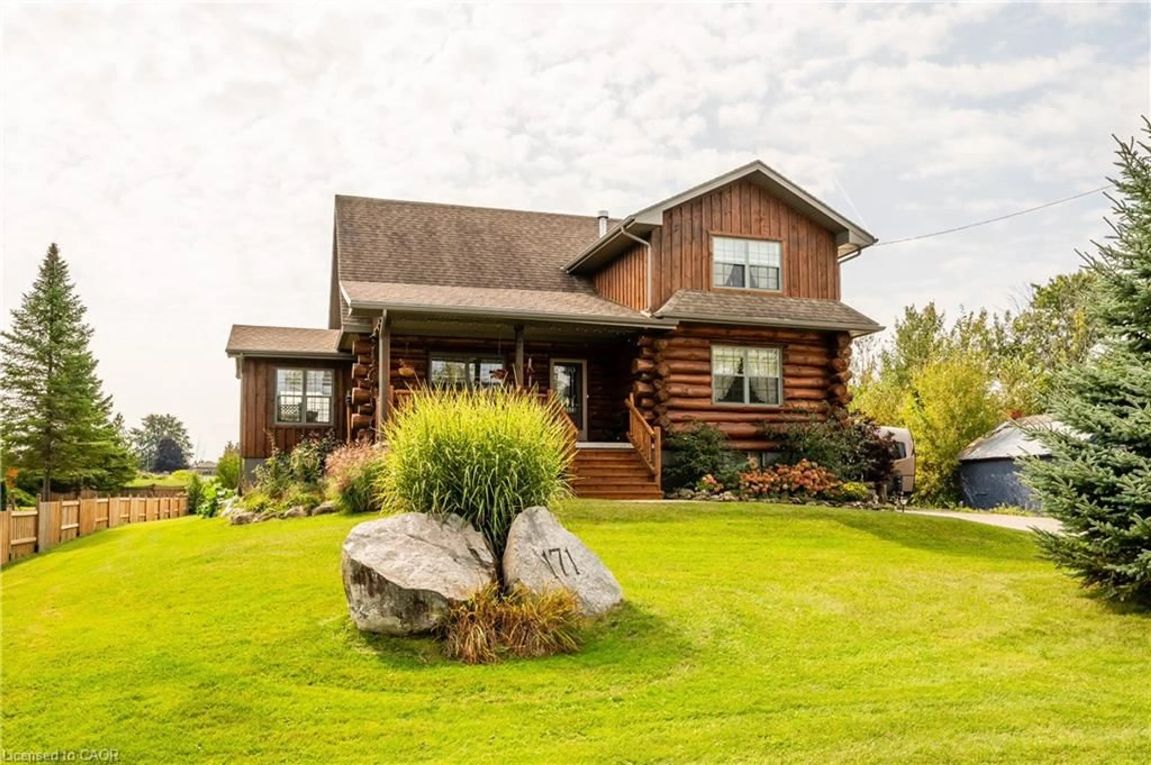 Home with brick exterior material, unknown for 171 Gosford St, Southampton Ontario N0H 2L0