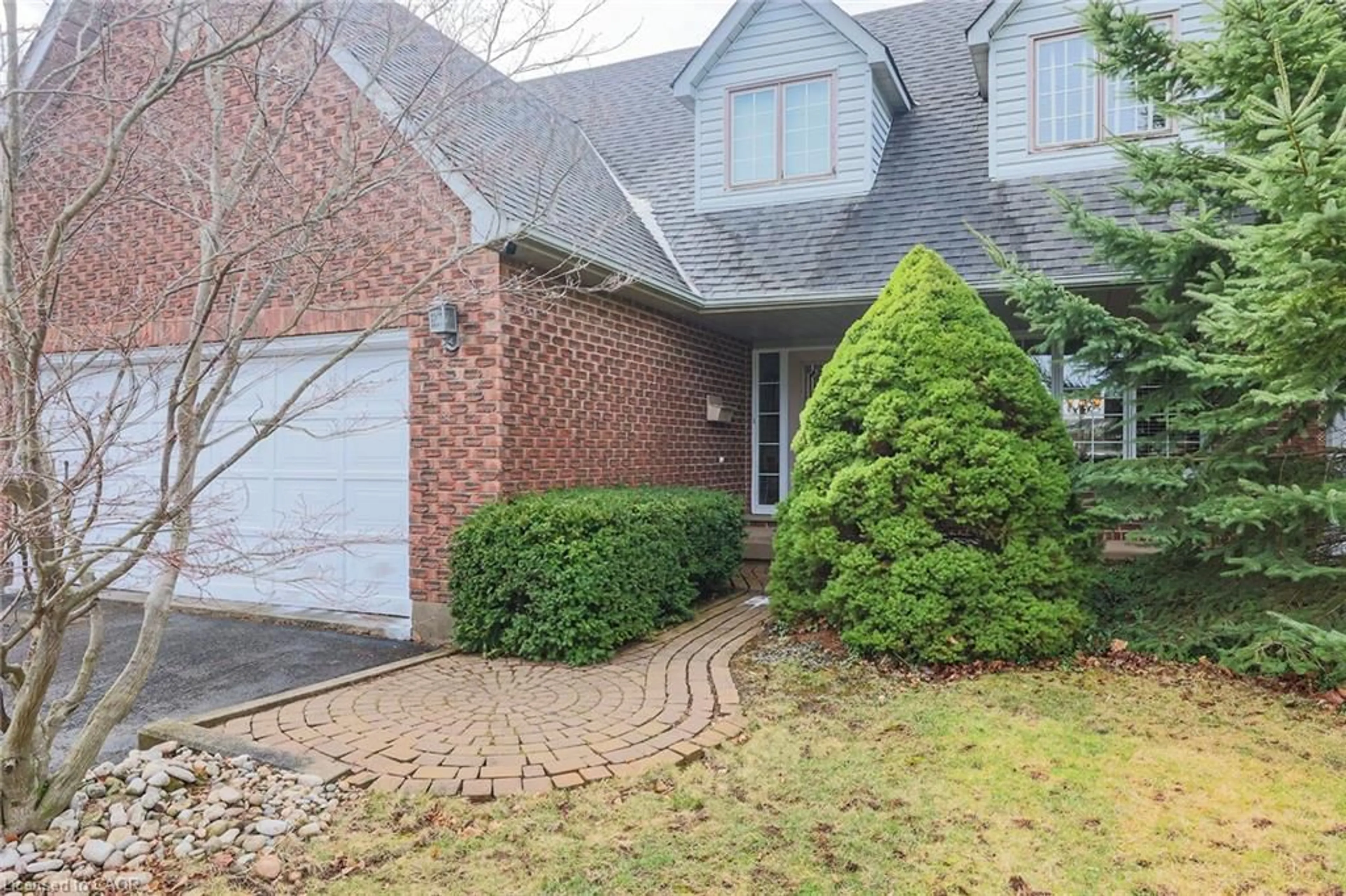 Home with brick exterior material, street for 5134 Oakwood Ave, Beamsville Ontario L0R 1B8