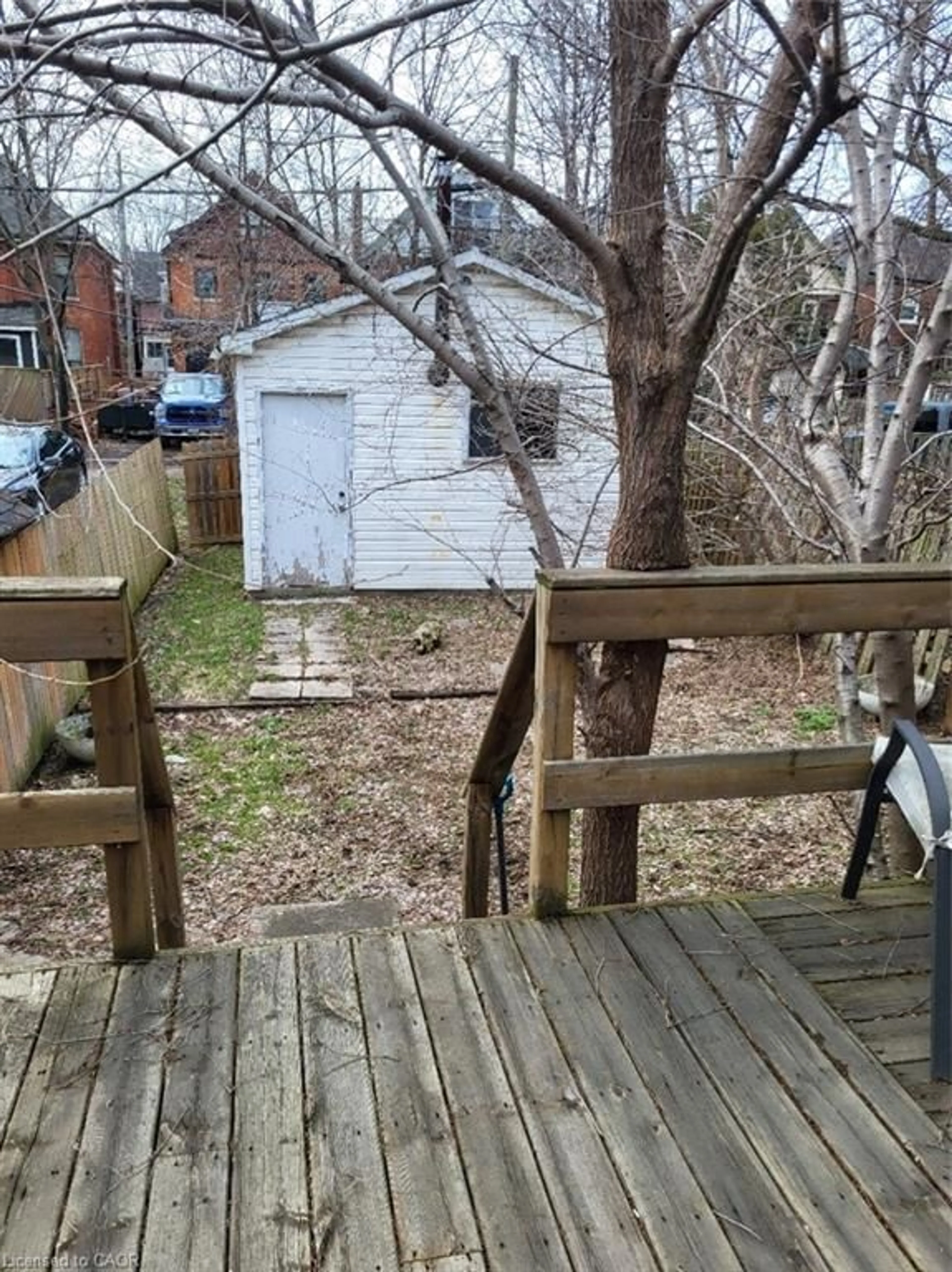 Patio, forest/trees view for 54 Margaret St, Hamilton Ontario L8P 4C8