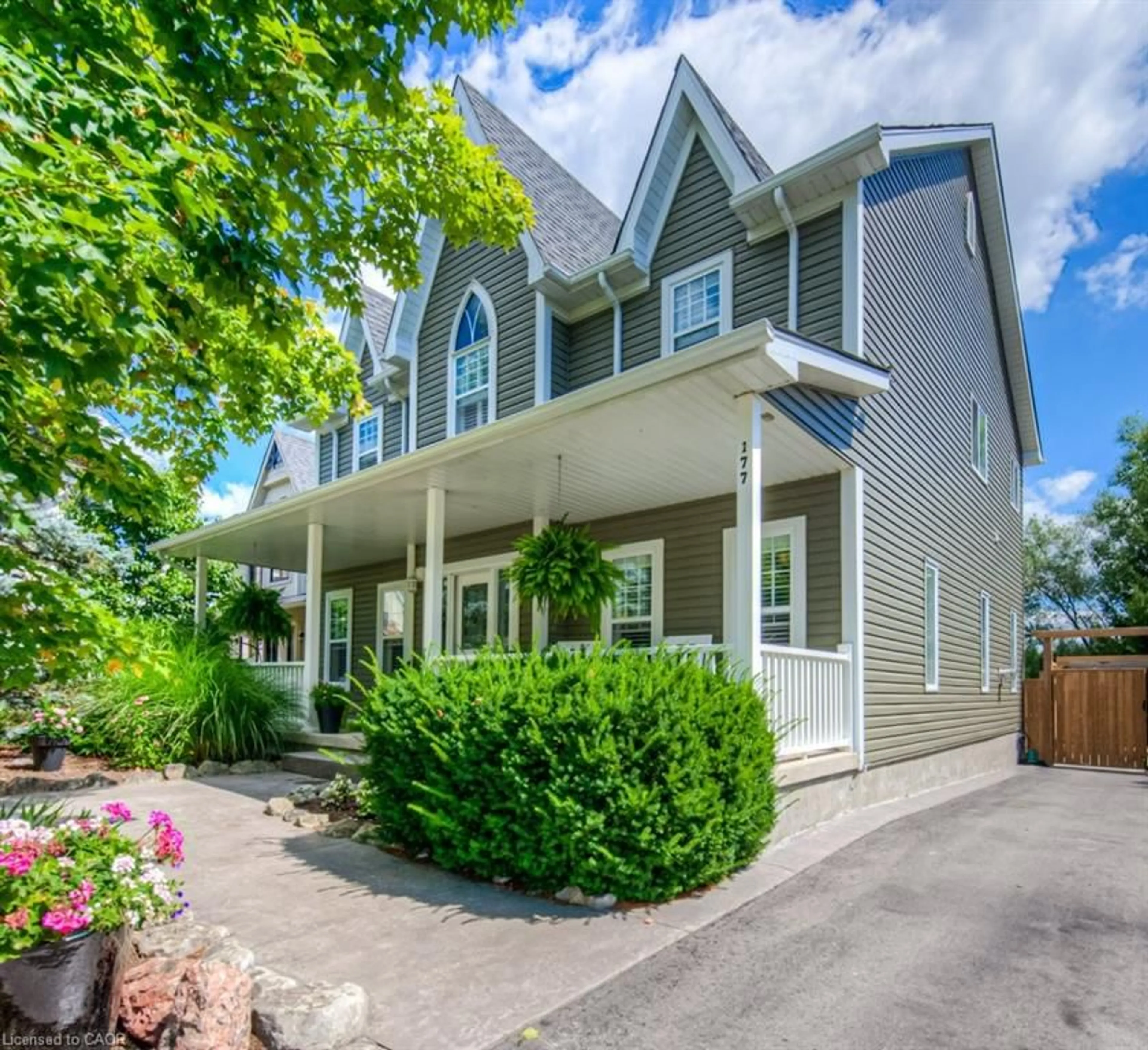 Home with vinyl exterior material, street for 177 Old Maple Blvd, Rockwood Ontario N0B 2K0