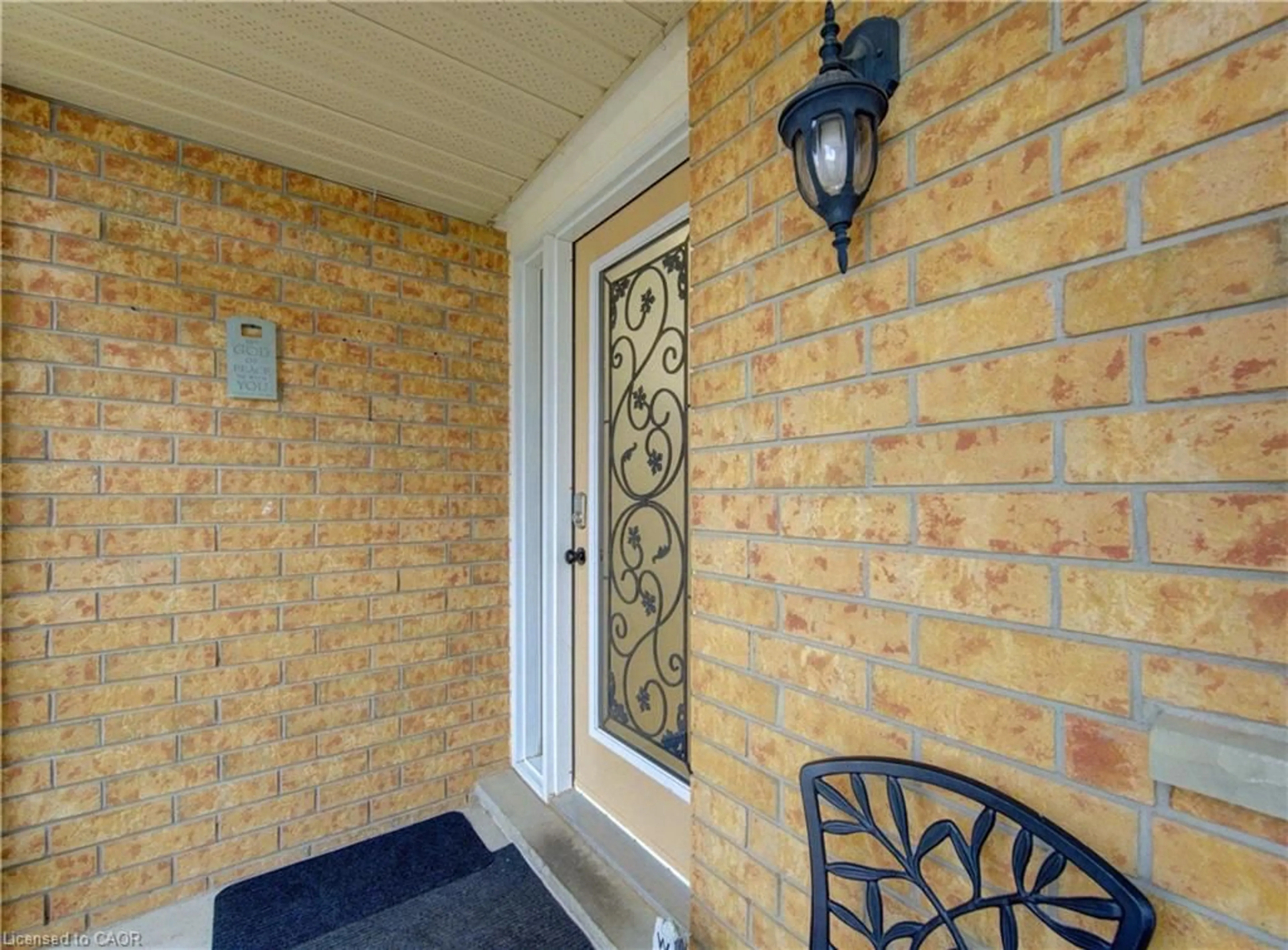 Indoor entryway for 36 Lilywood Dr, Cambridge Ontario N1P 1G9