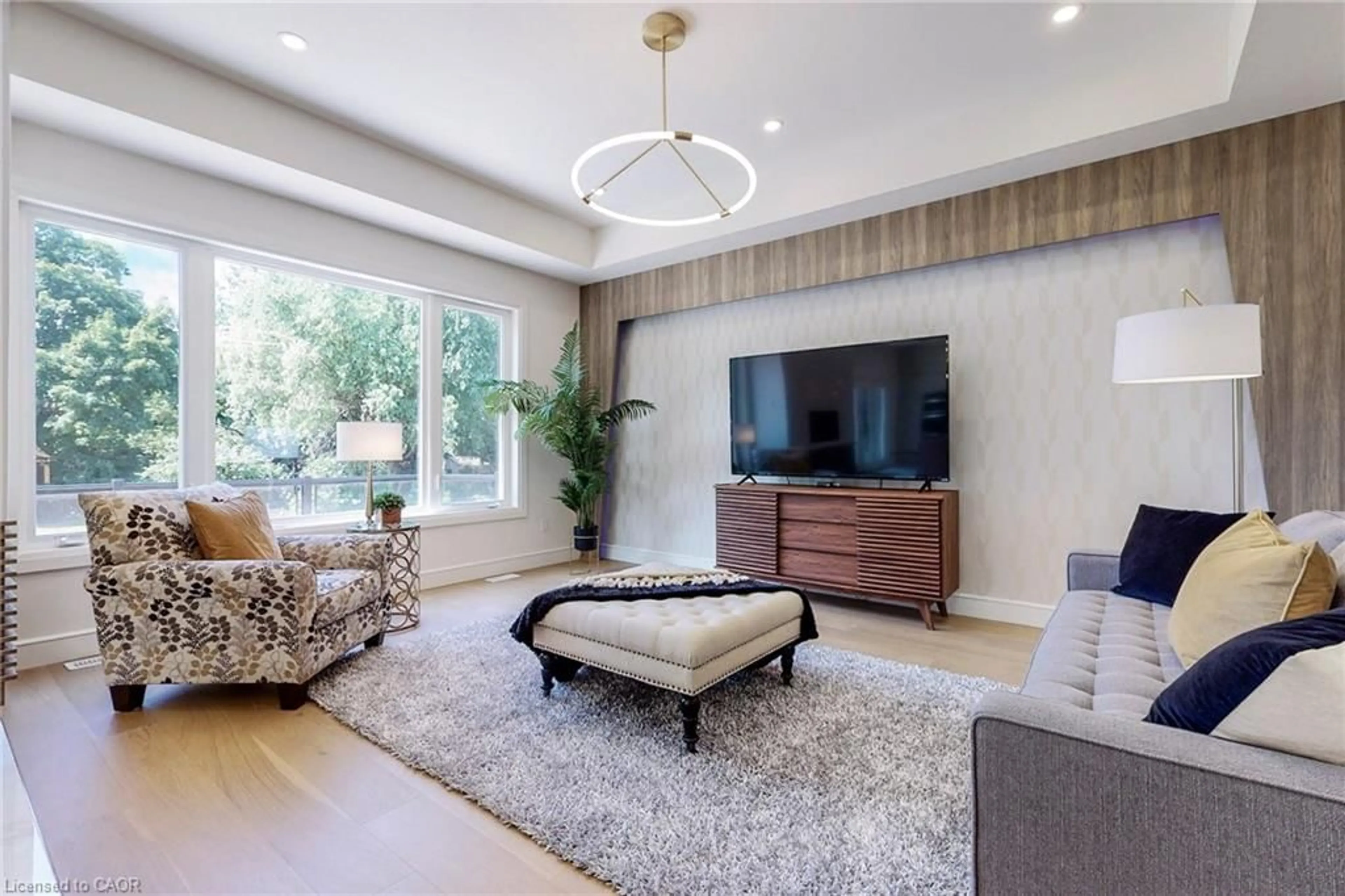 Living room with furniture, unknown for 49 Roselawn Ave, Ancaster Ontario L9G 2H9