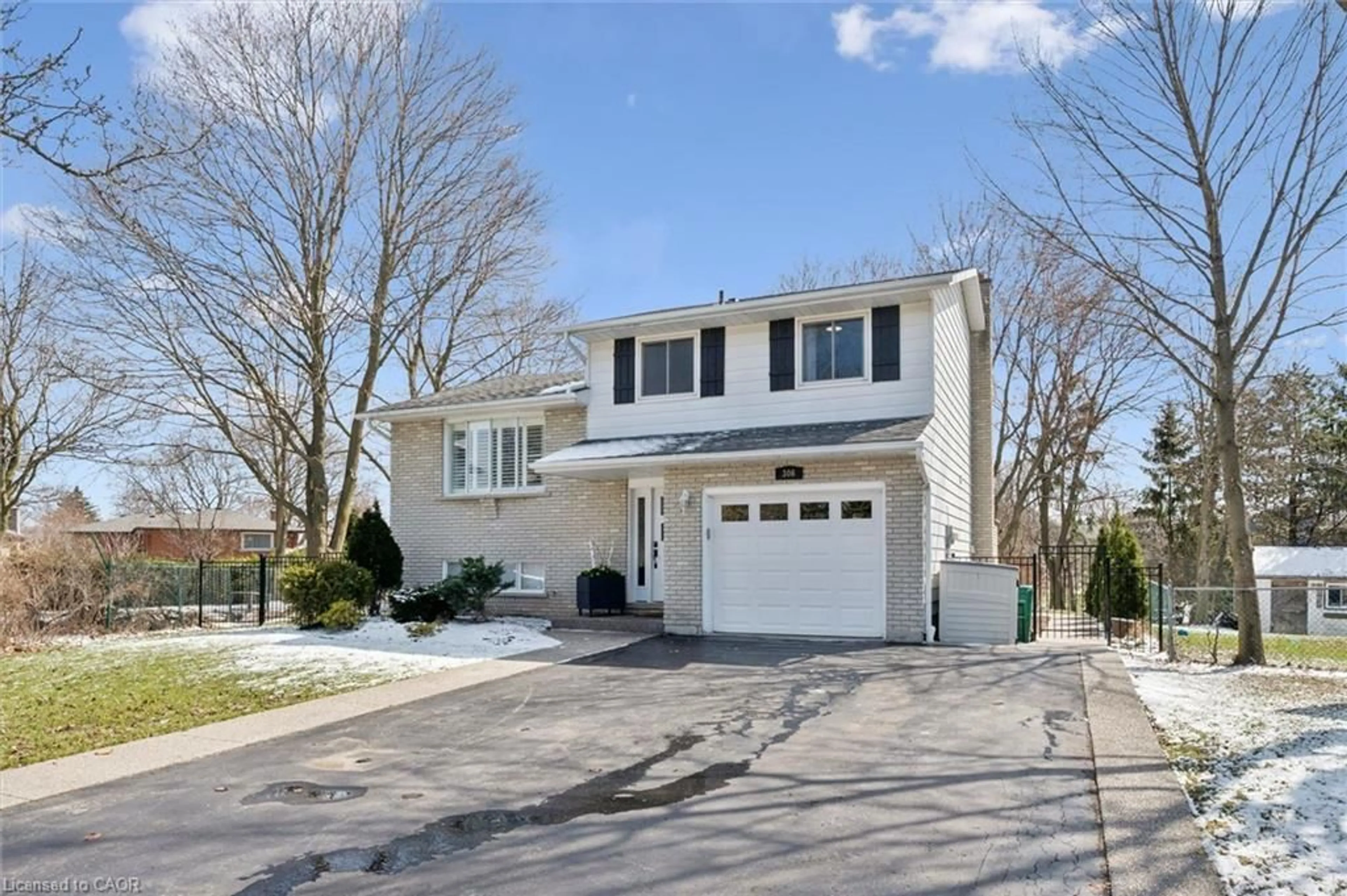 Home with vinyl exterior material, street for 306 Daleside Pl, Waterloo Ontario N2L 5M4