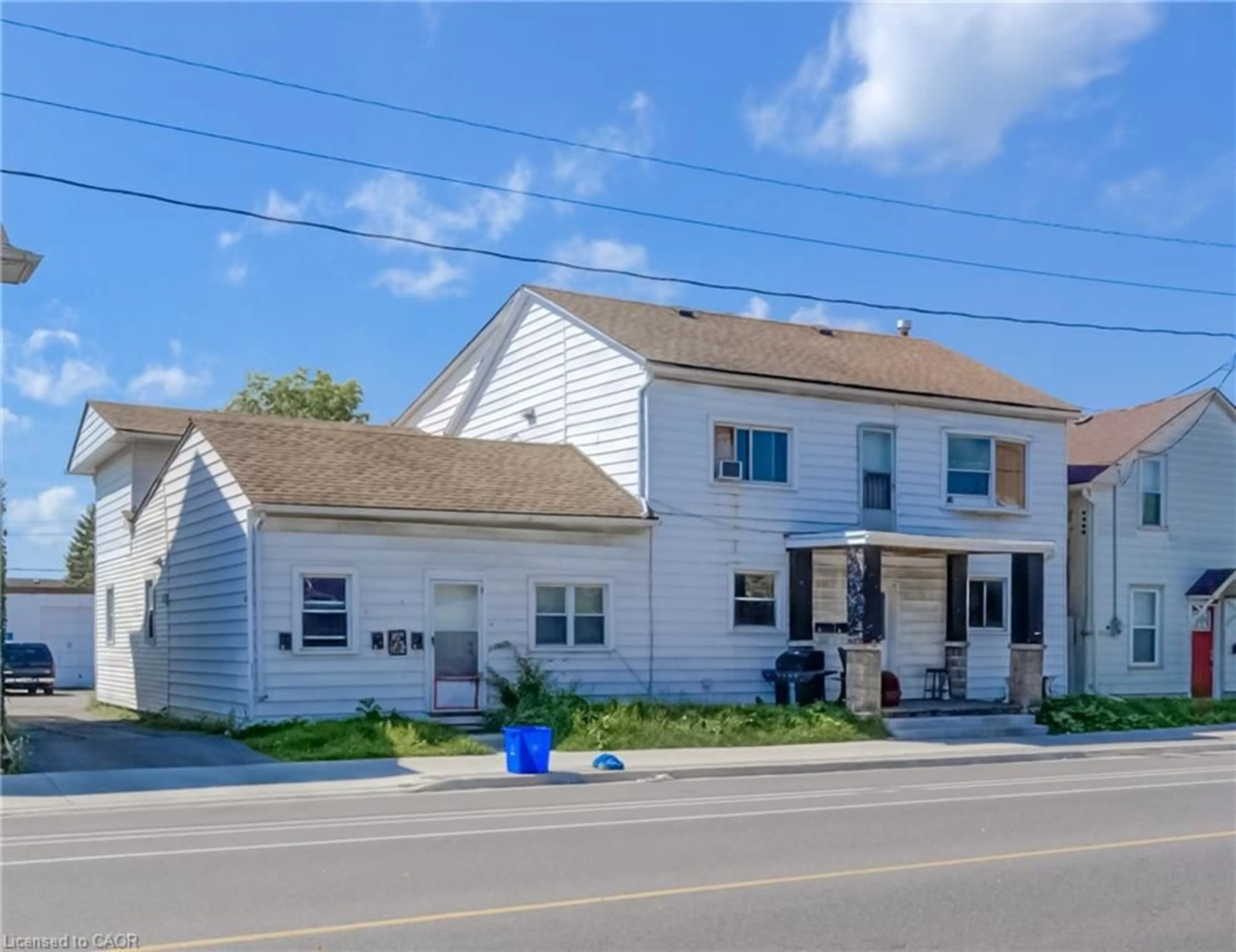 Home with vinyl exterior material, street for 1214-1218 King St, Cambridge Ontario N3H 3P8