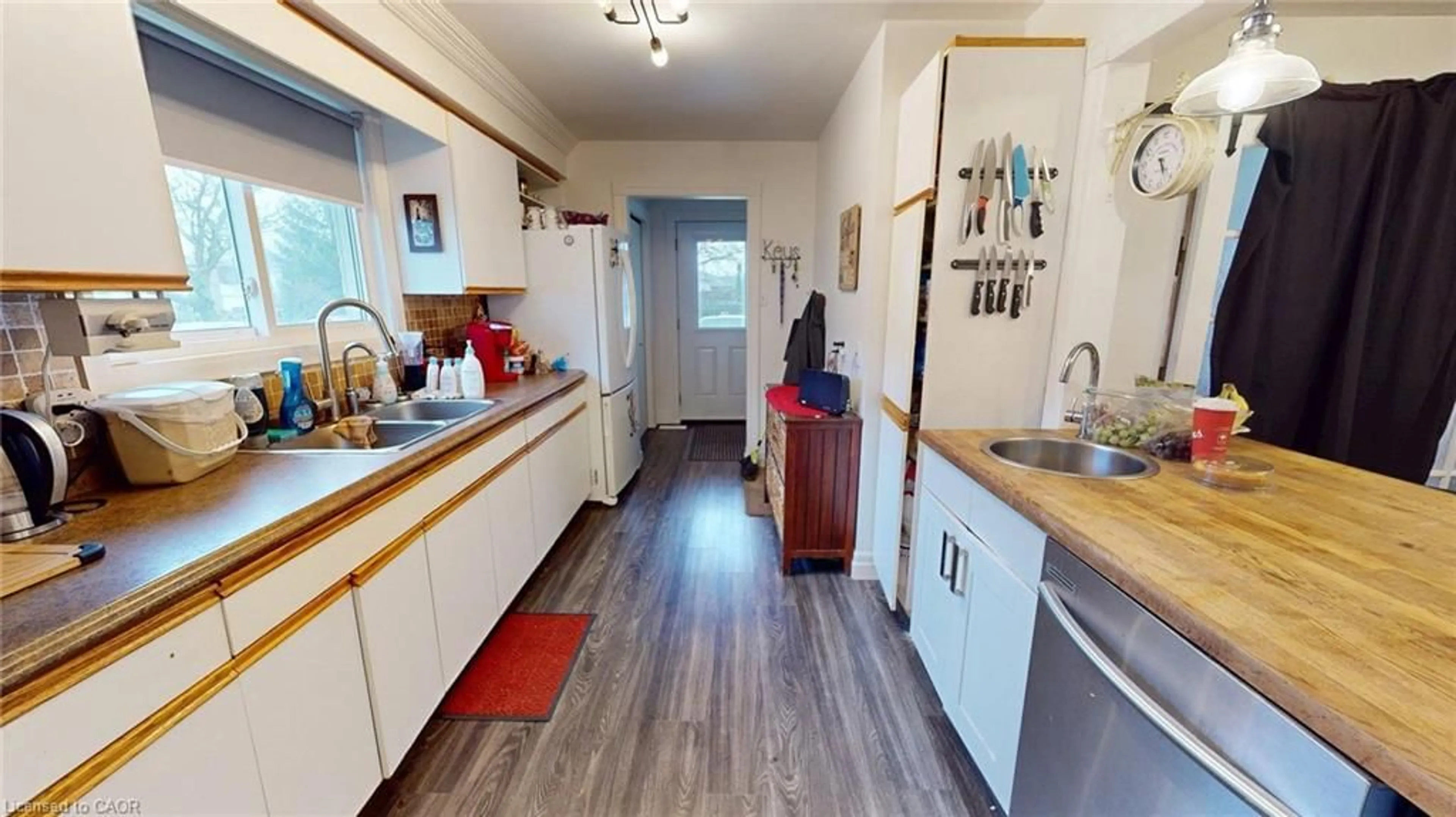 Standard kitchen, unknown for 48 Tamvale Cres, Kitchener Ontario N2E 3K7