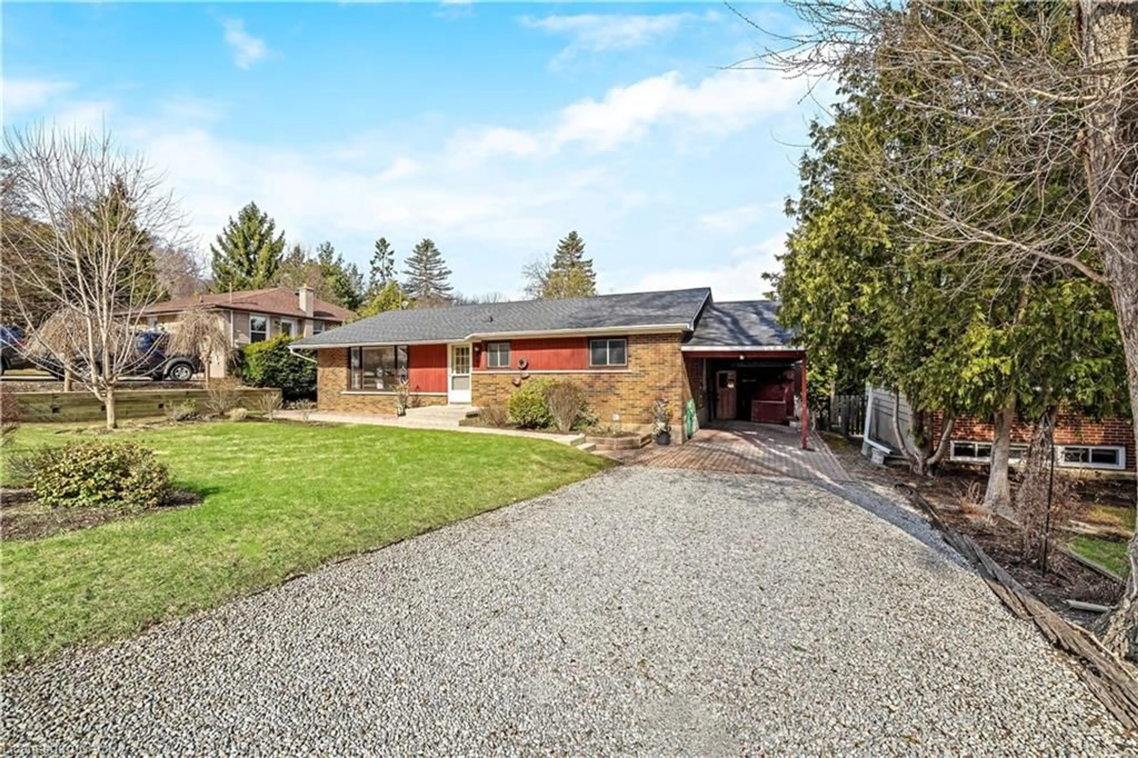 A pic from outside/outdoor area/front of a property/back of a property/a pic from drone, street for 65 John St, Georgetown Ontario L7G 2J9