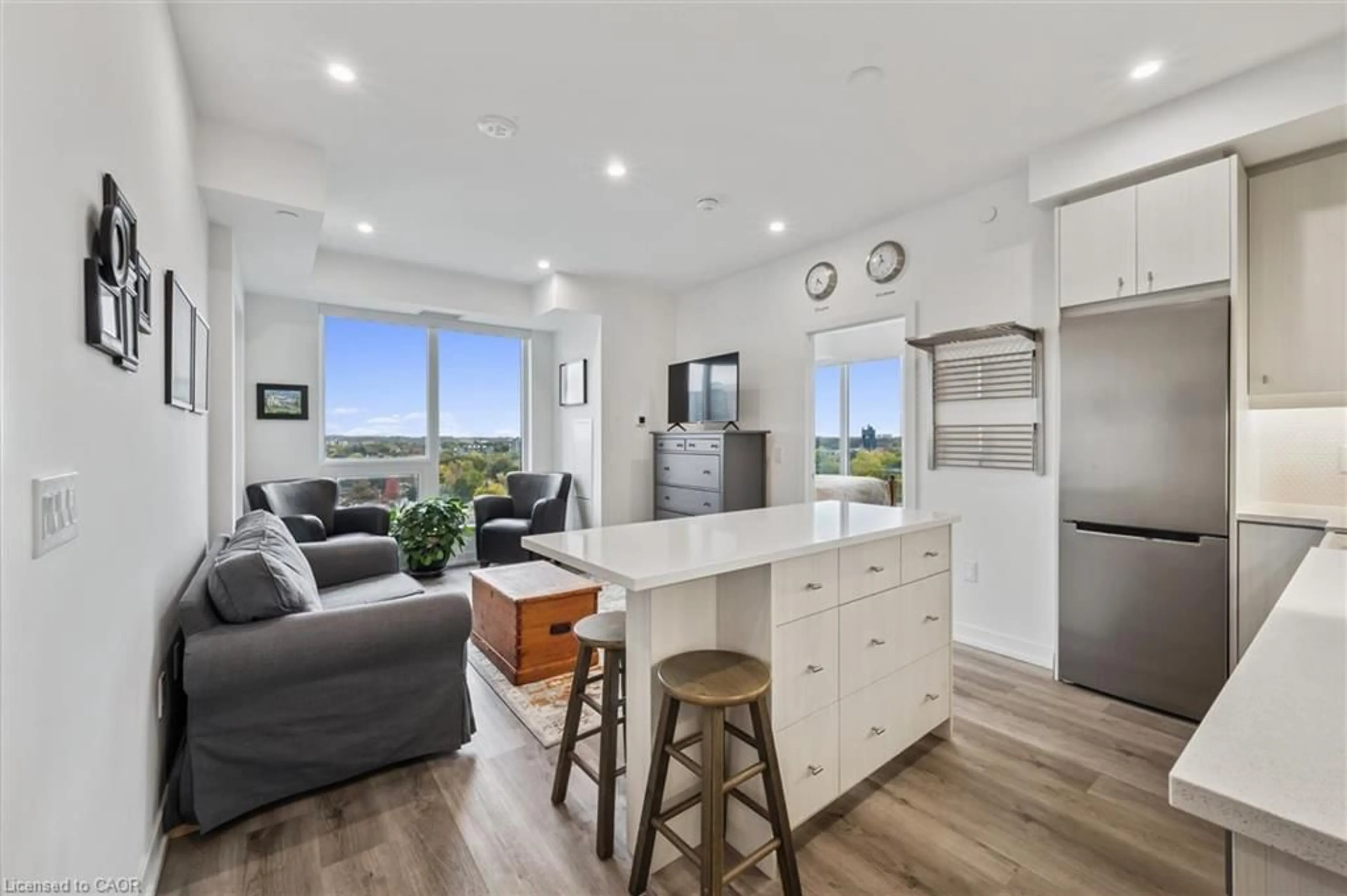 Open concept kitchen, unknown for 15 Wellington St #909, Kitchener Ontario N2G 0E4