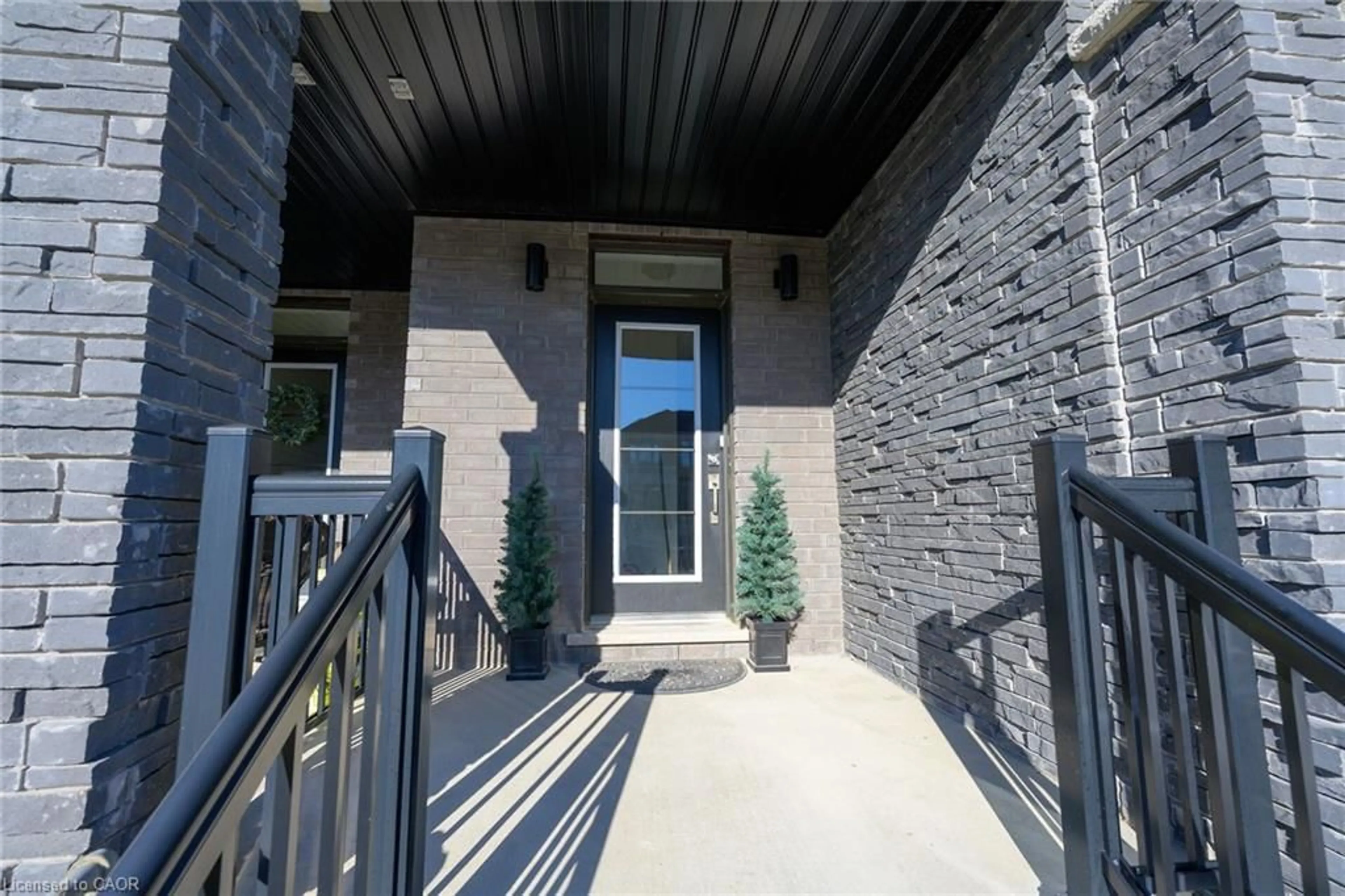 Indoor foyer for 8 Owl Lane, Caledonia Ontario N3W 0G4