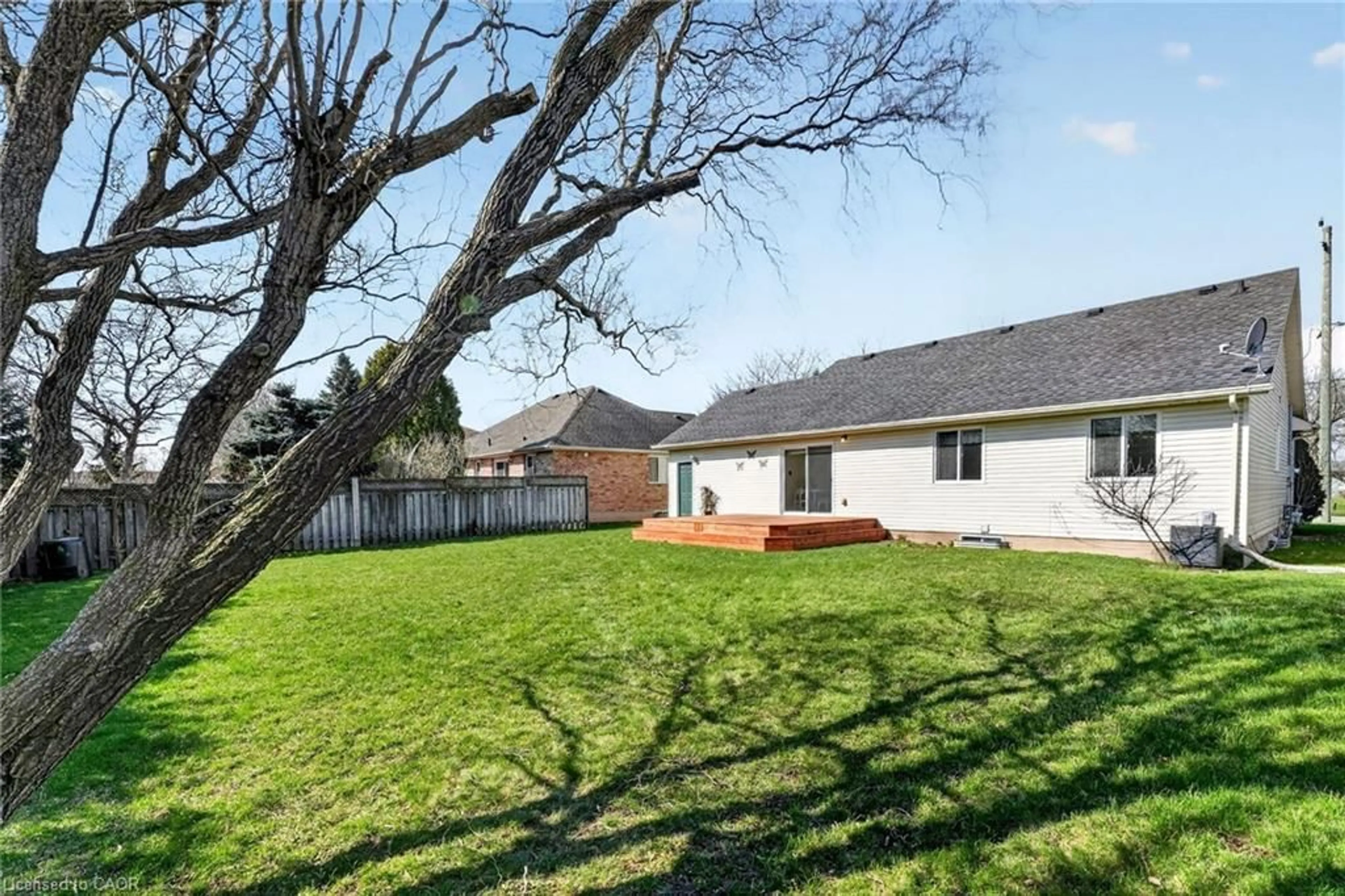 A pic from outside/outdoor area/front of a property/back of a property/a pic from drone, unknown for 2469 Shurie Rd, Smithville Ontario L0R 2A0