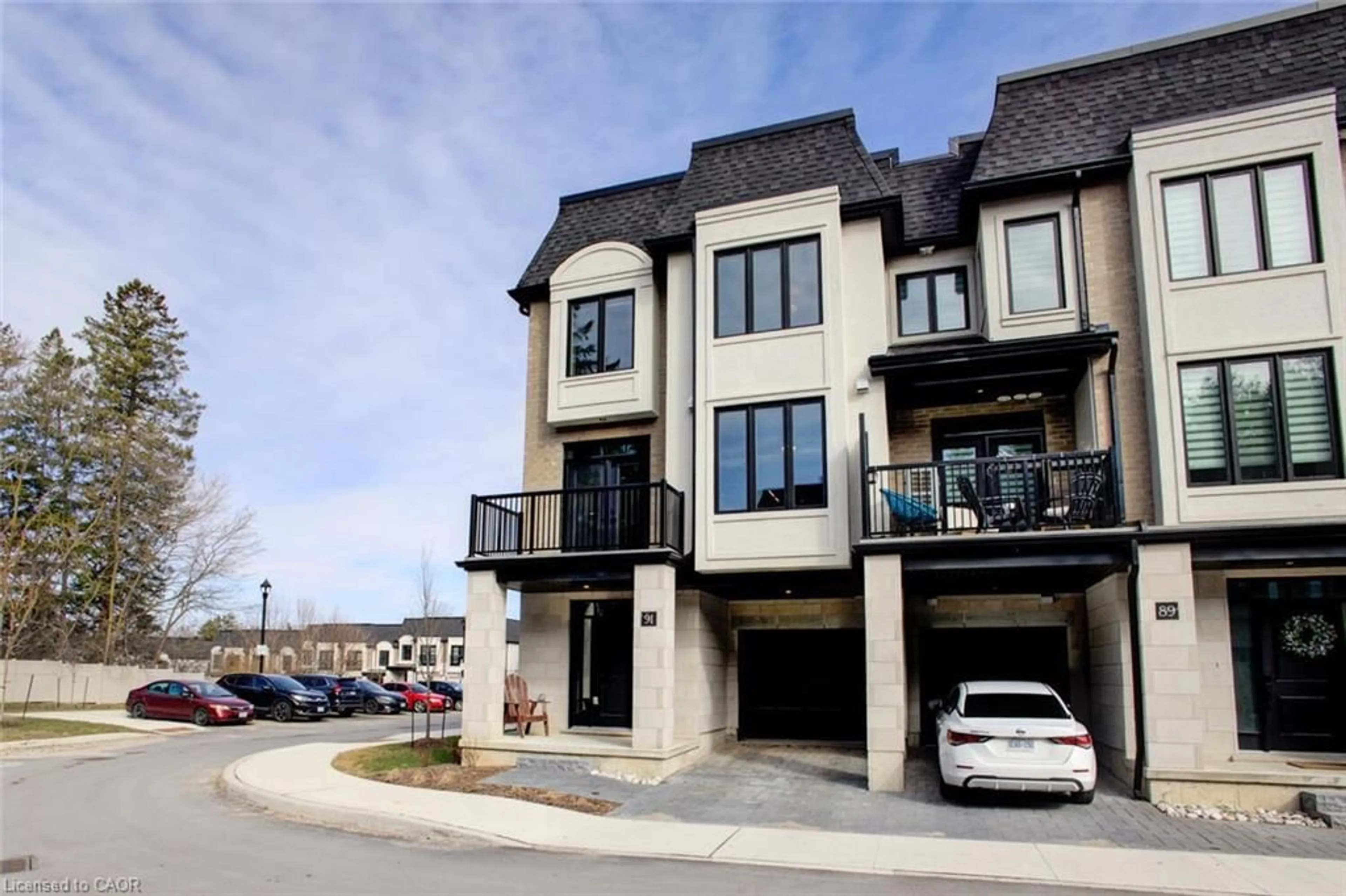 A pic from outside/outdoor area/front of a property/back of a property/a pic from drone, street for 143 Elgin St #91, Cambridge Ontario N1R 0E1