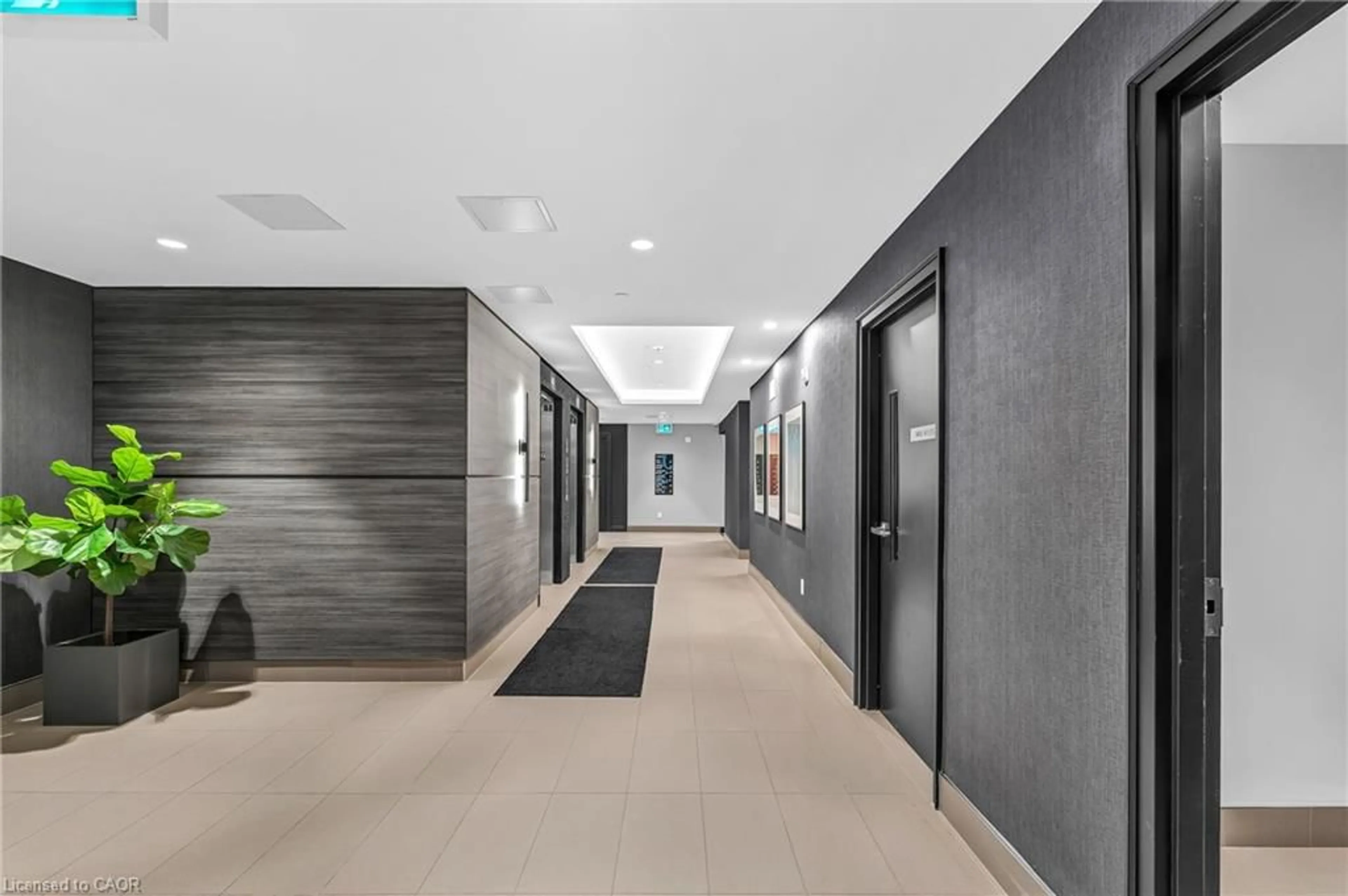 Indoor foyer for 460 Gordon Krantz Ave #601, Milton Ontario L9E 1Z2