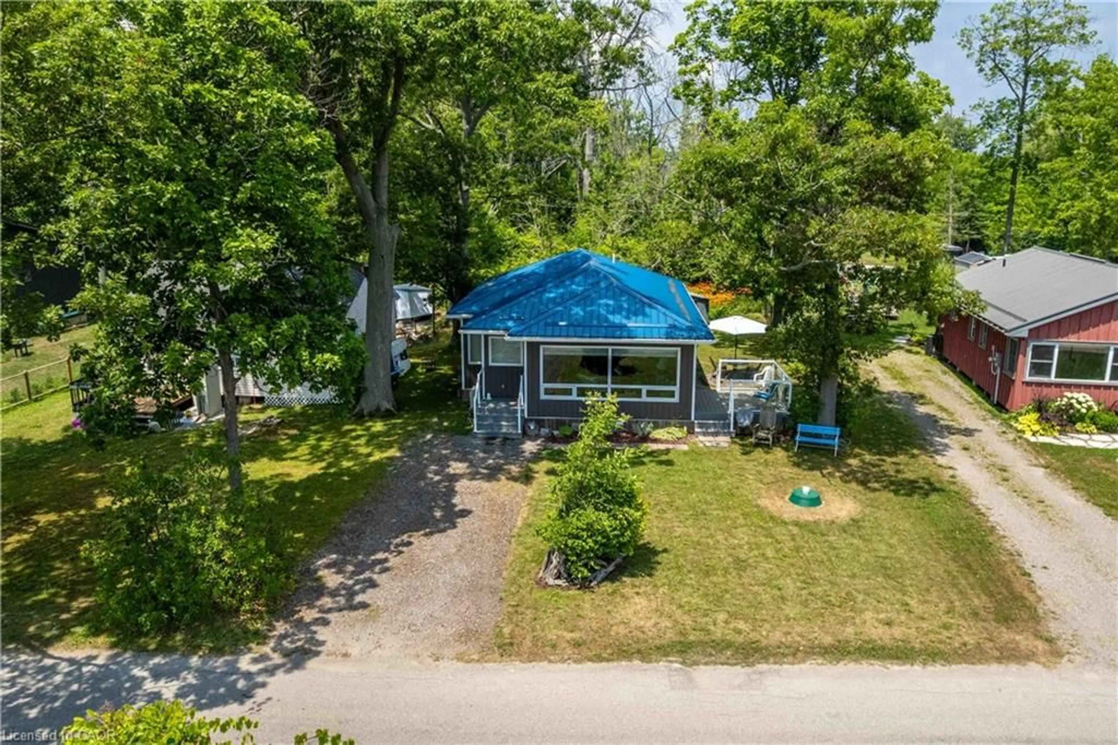 A pic from outside/outdoor area/front of a property/back of a property/a pic from drone, unknown for 2399 Lakeshore Rd, Dunnville Ontario N1A 2W8