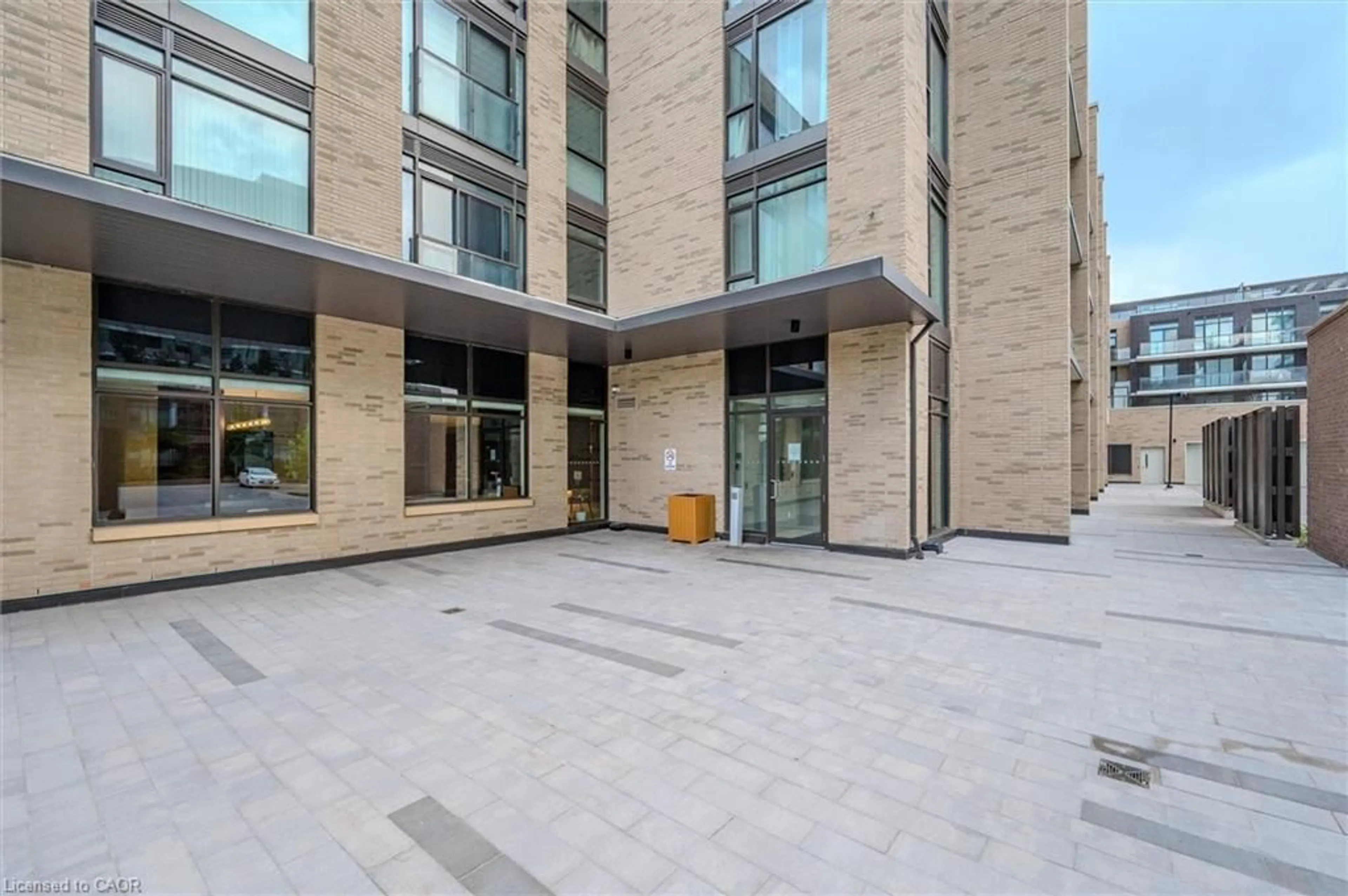 Unknown for 55 Duke St #323, Kitchener Ontario N2H 0C9