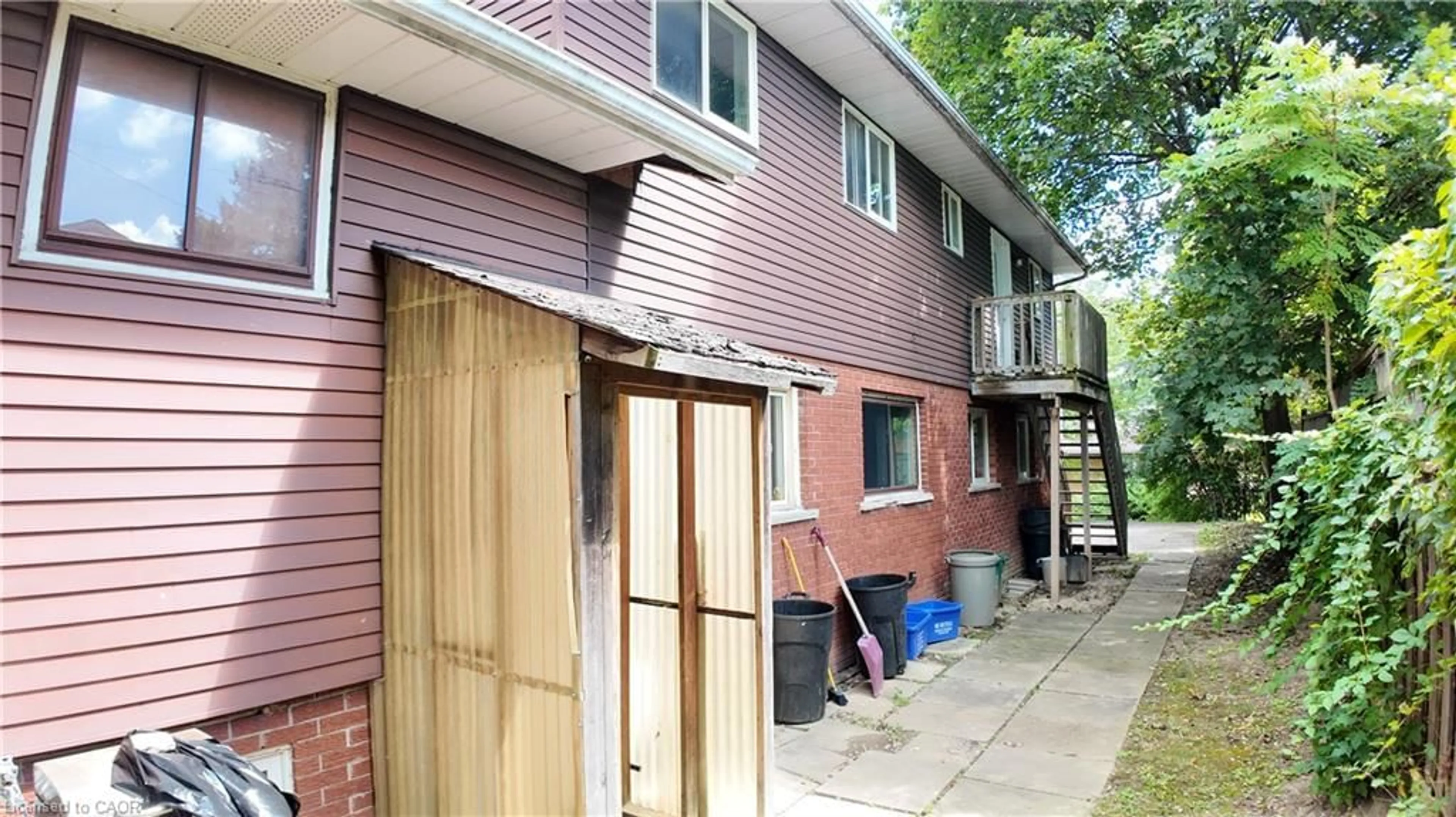 Unknown for 379 Holly St, Waterloo Ontario N2L 4G5