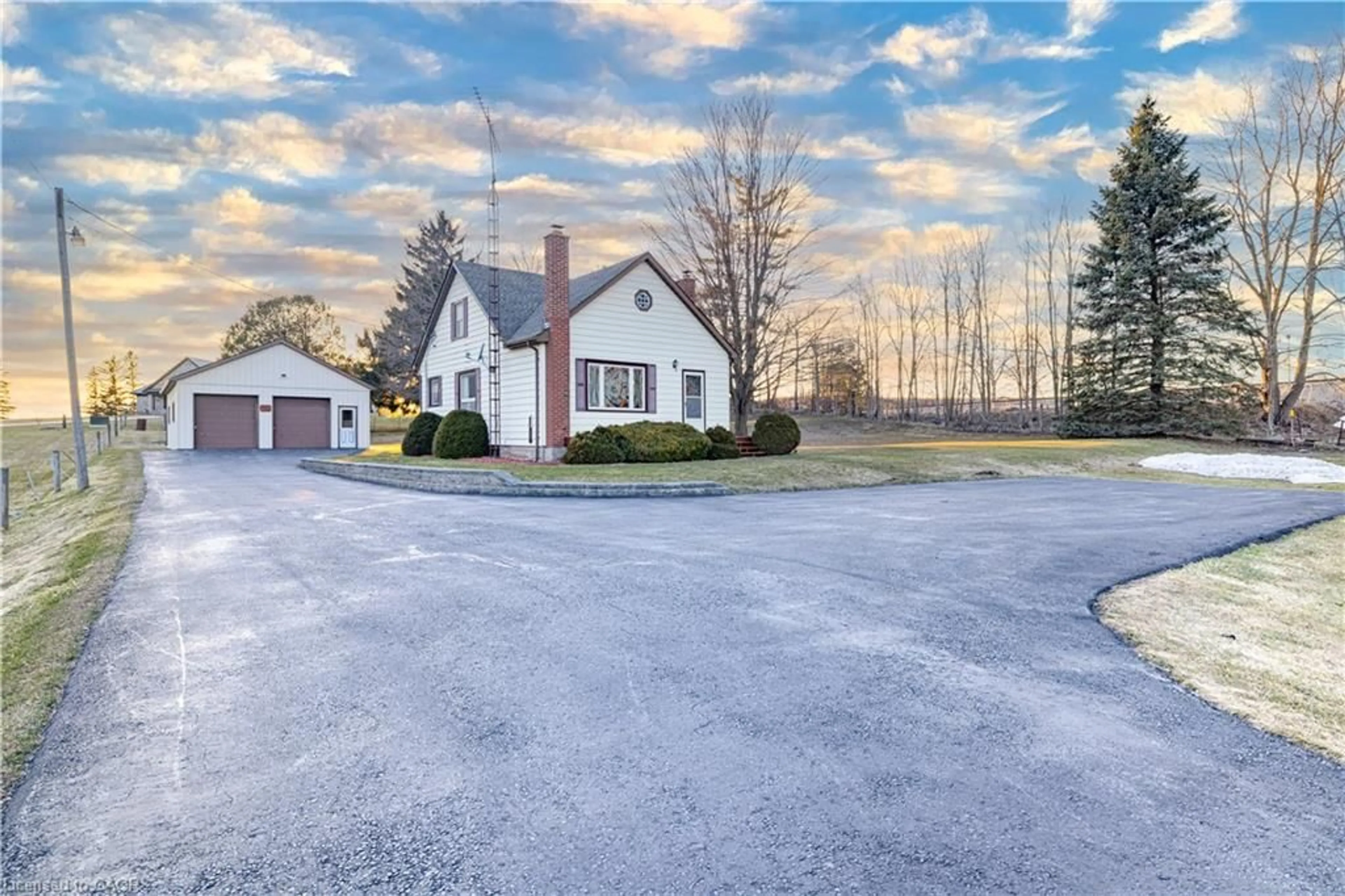 A pic from outside/outdoor area/front of a property/back of a property/a pic from drone, street for 3040 Sandhills Rd, Baden Ontario N3A 2V7