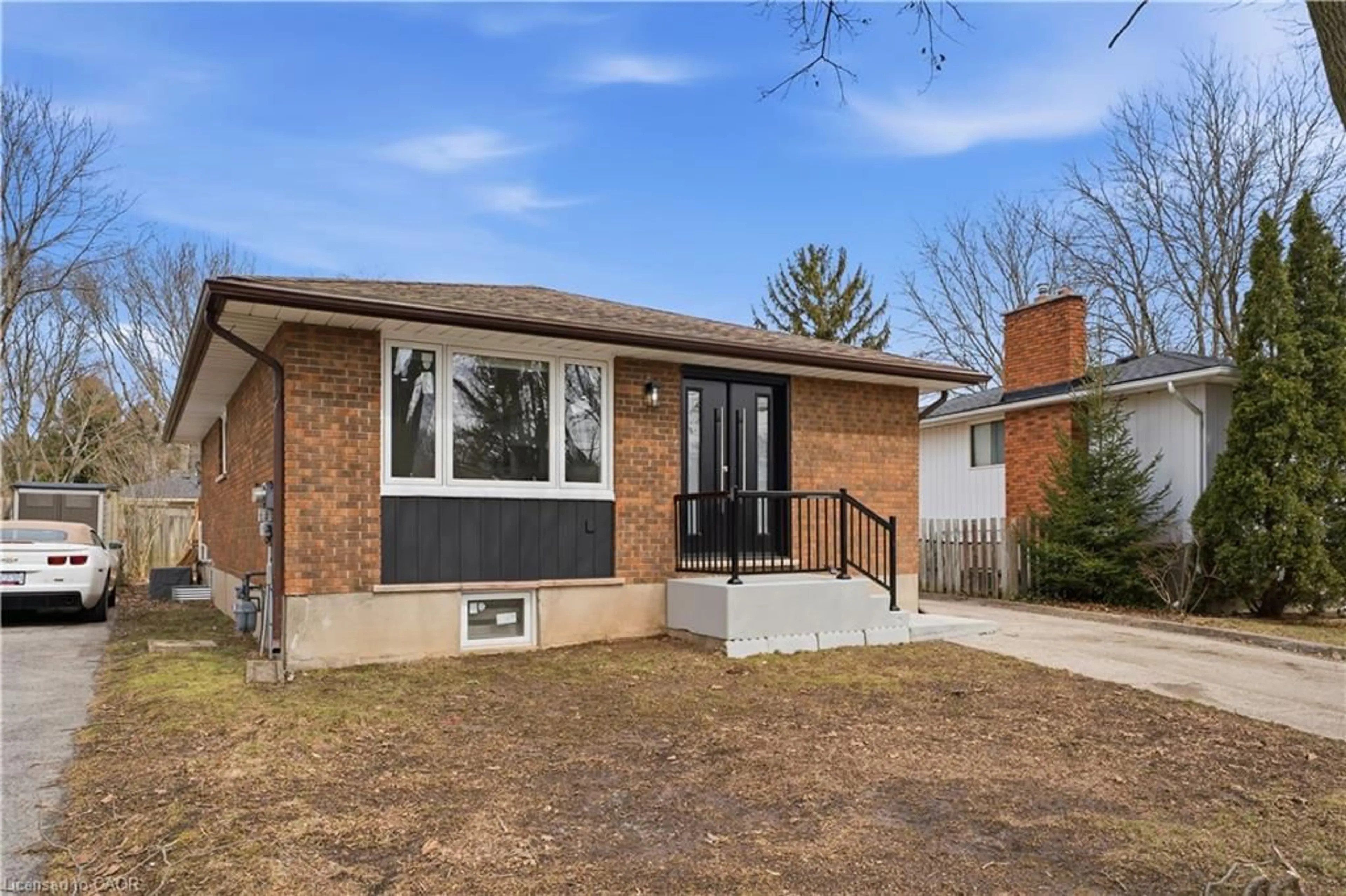 Home with brick exterior material, street for 6183 Johnson Dr, Niagara Falls Ontario L2J 3J6