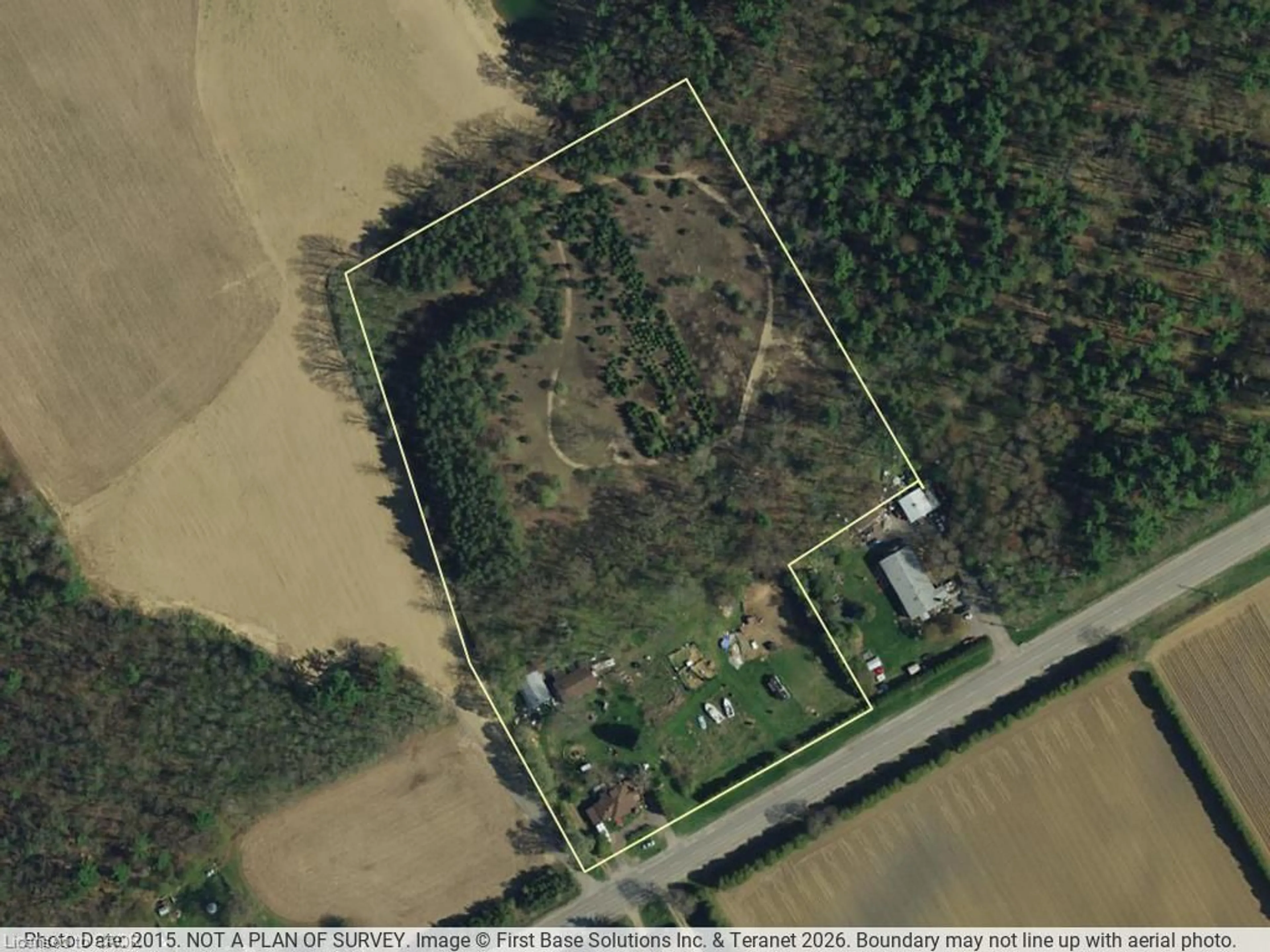 A pic from outside/outdoor area/front of a property/back of a property/a pic from drone, building for 535 Mcdowell Rd, Simcoe Ontario N3Y 4J9