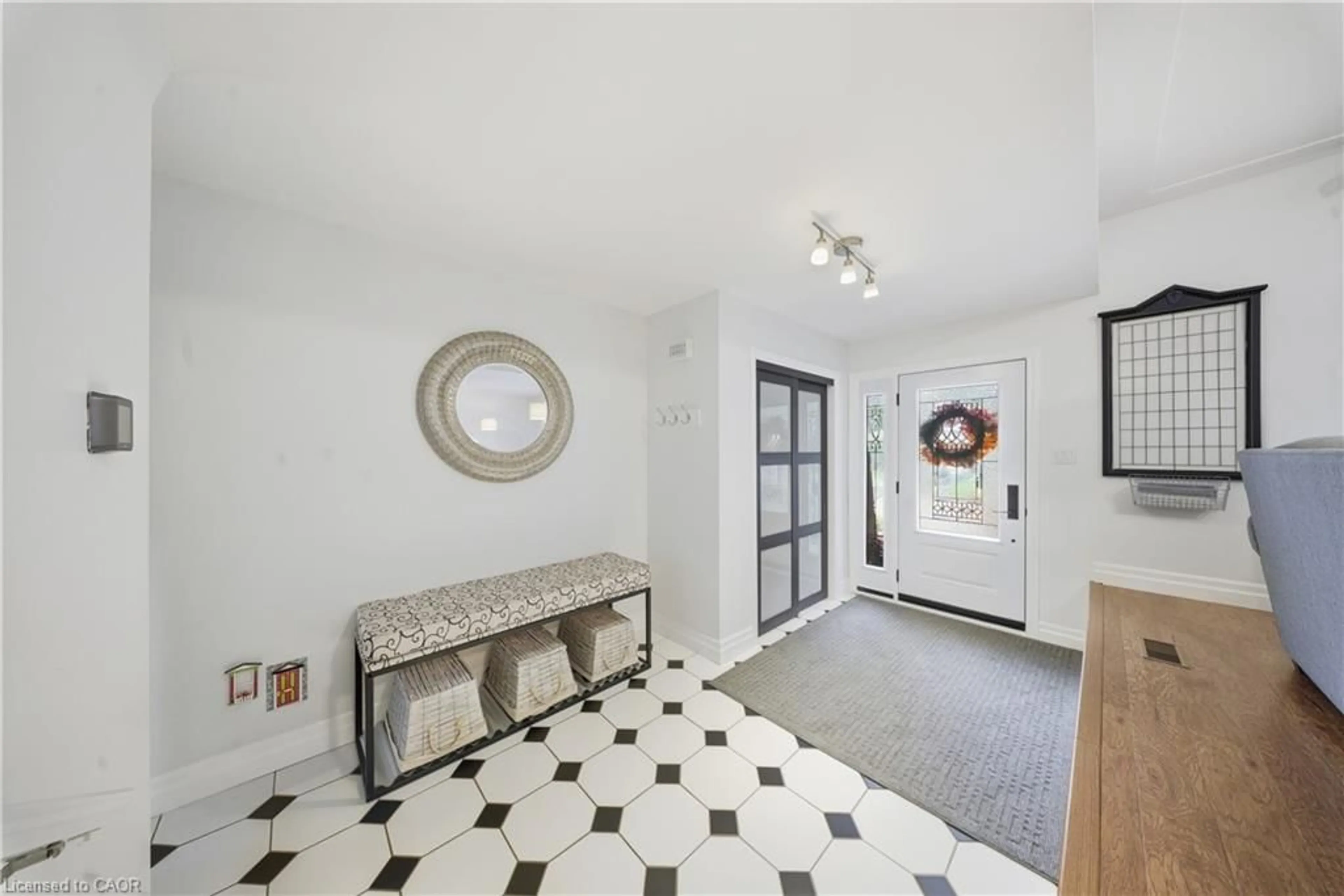 Indoor foyer for 56 Ramblewood Way, Kitchener Ontario N2N 1G7