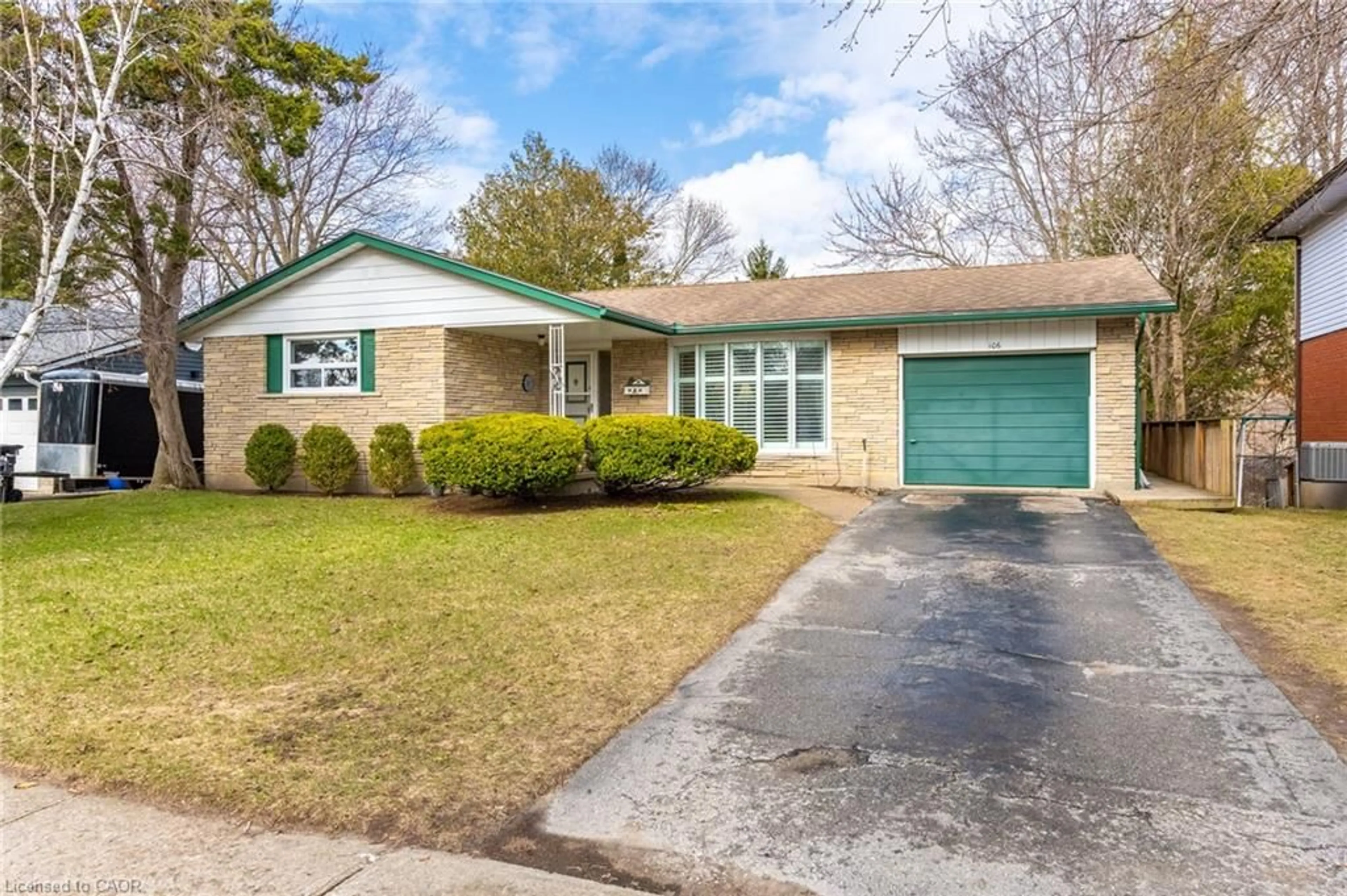 Home with vinyl exterior material, street for 106 Shea Cres, Kitchener Ontario N2E 1E8