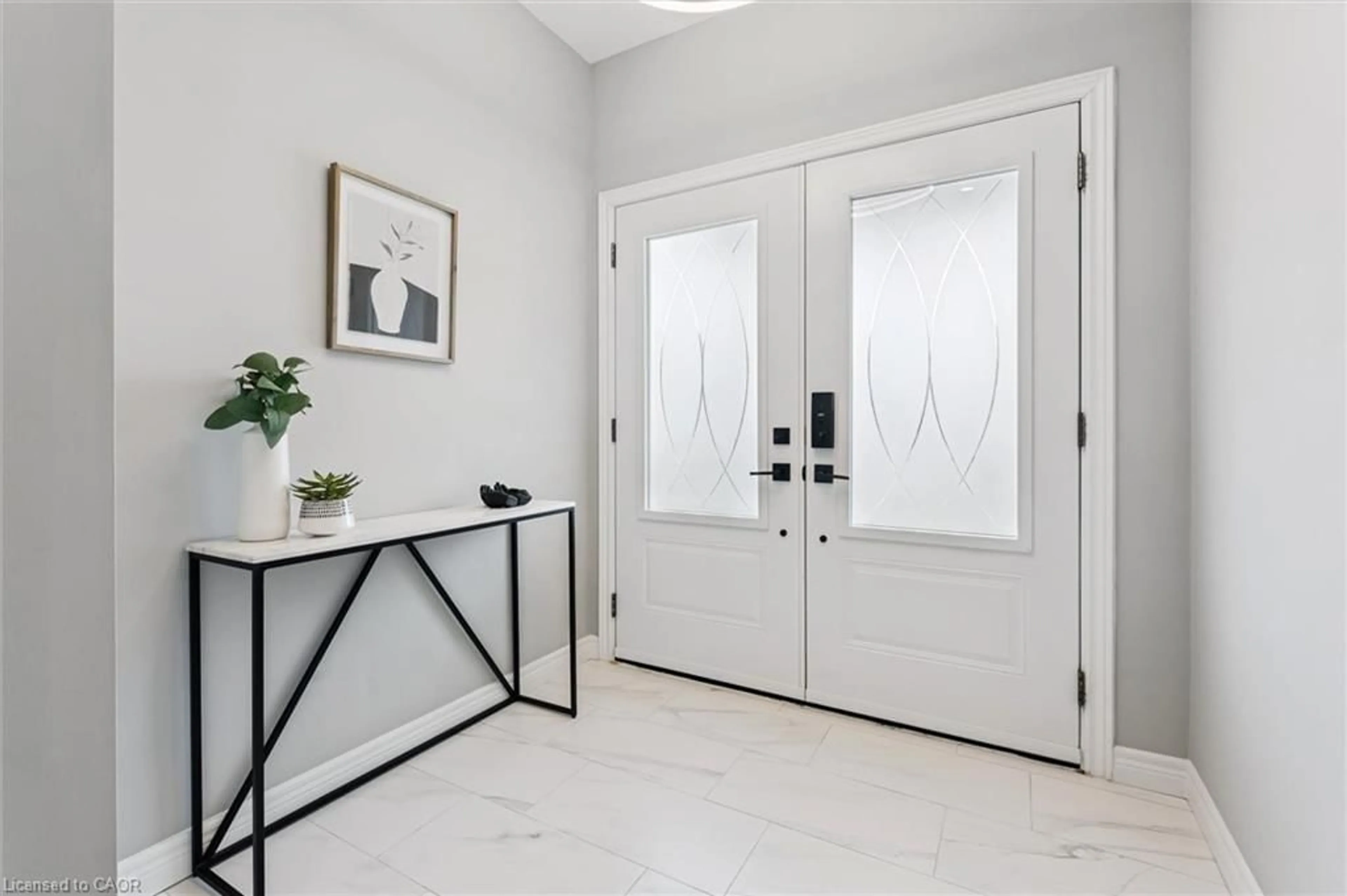 Indoor entryway for 628 Florencedale Cres, Kitchener Ontario N2R 0N4