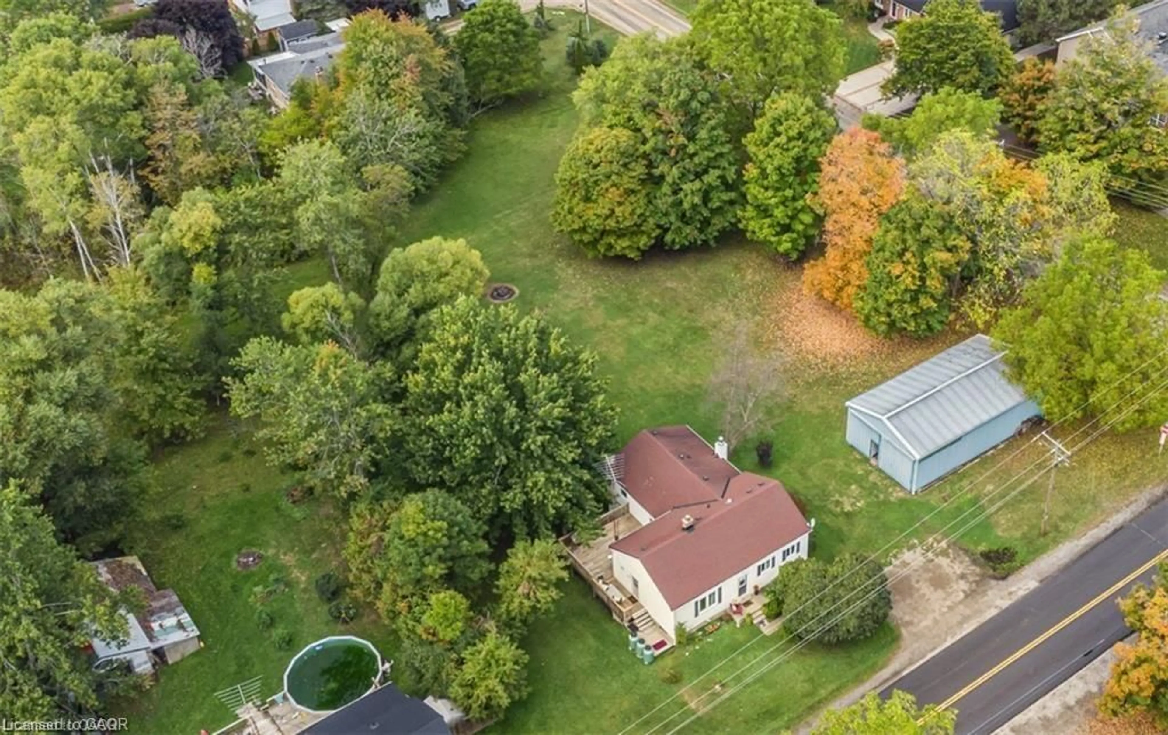 A pic from outside/outdoor area/front of a property/back of a property/a pic from drone, street for 1545 Brock Rd, Flamborough Ontario L9H 5E4