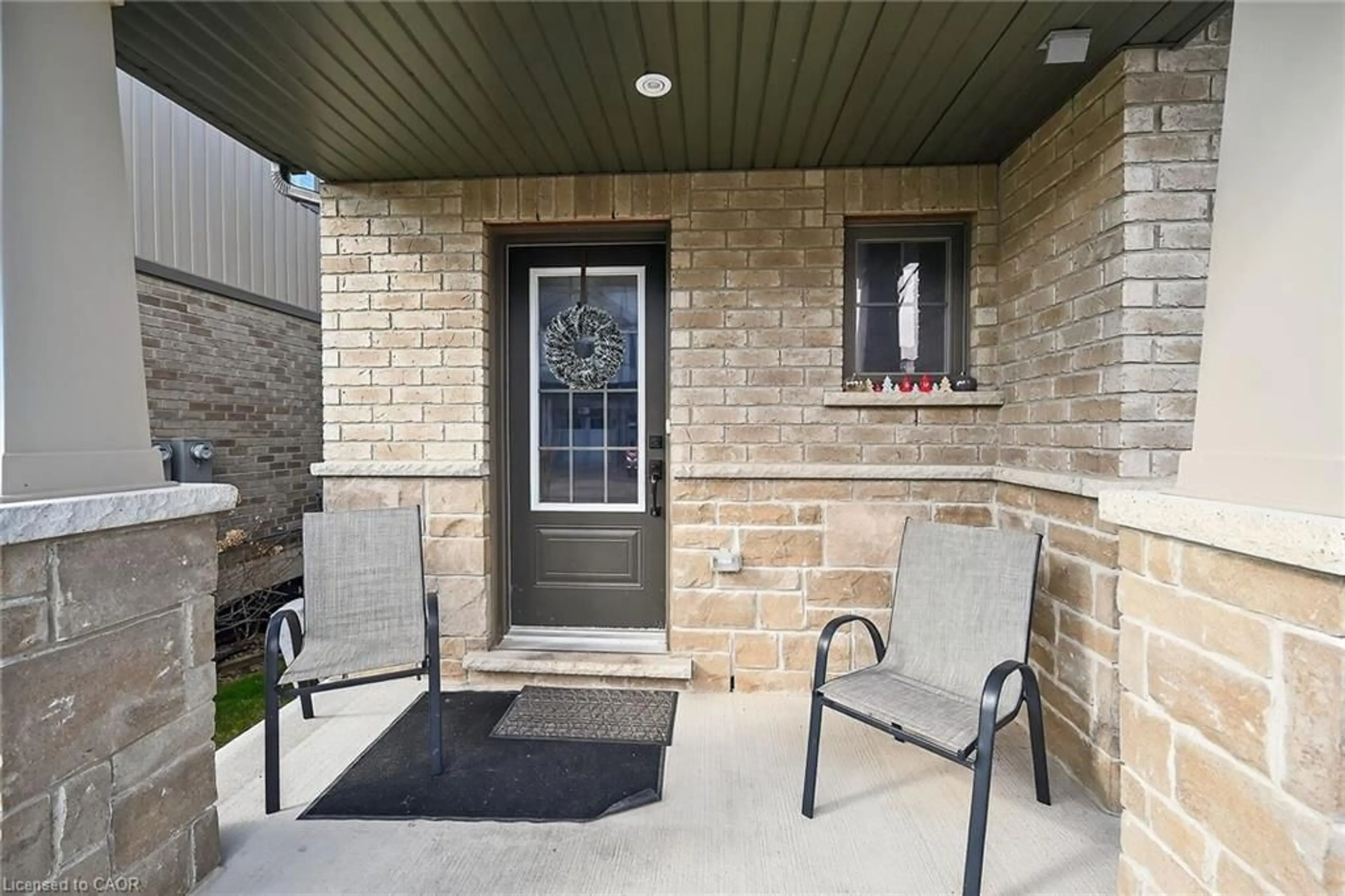 Patio, street for 80 Severino Cir, Smithville Ontario L0R 2A0