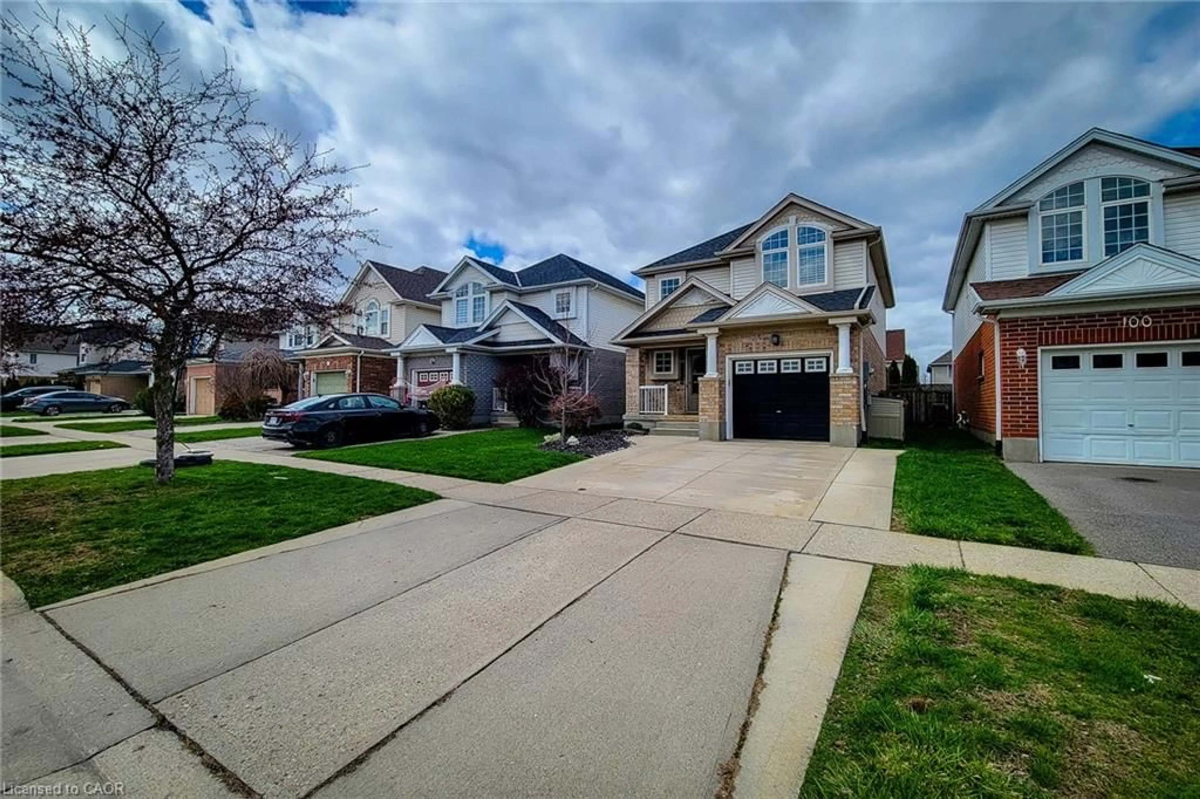 Unknown for 104 Houghton St, Cambridge Ontario N3C 4L3