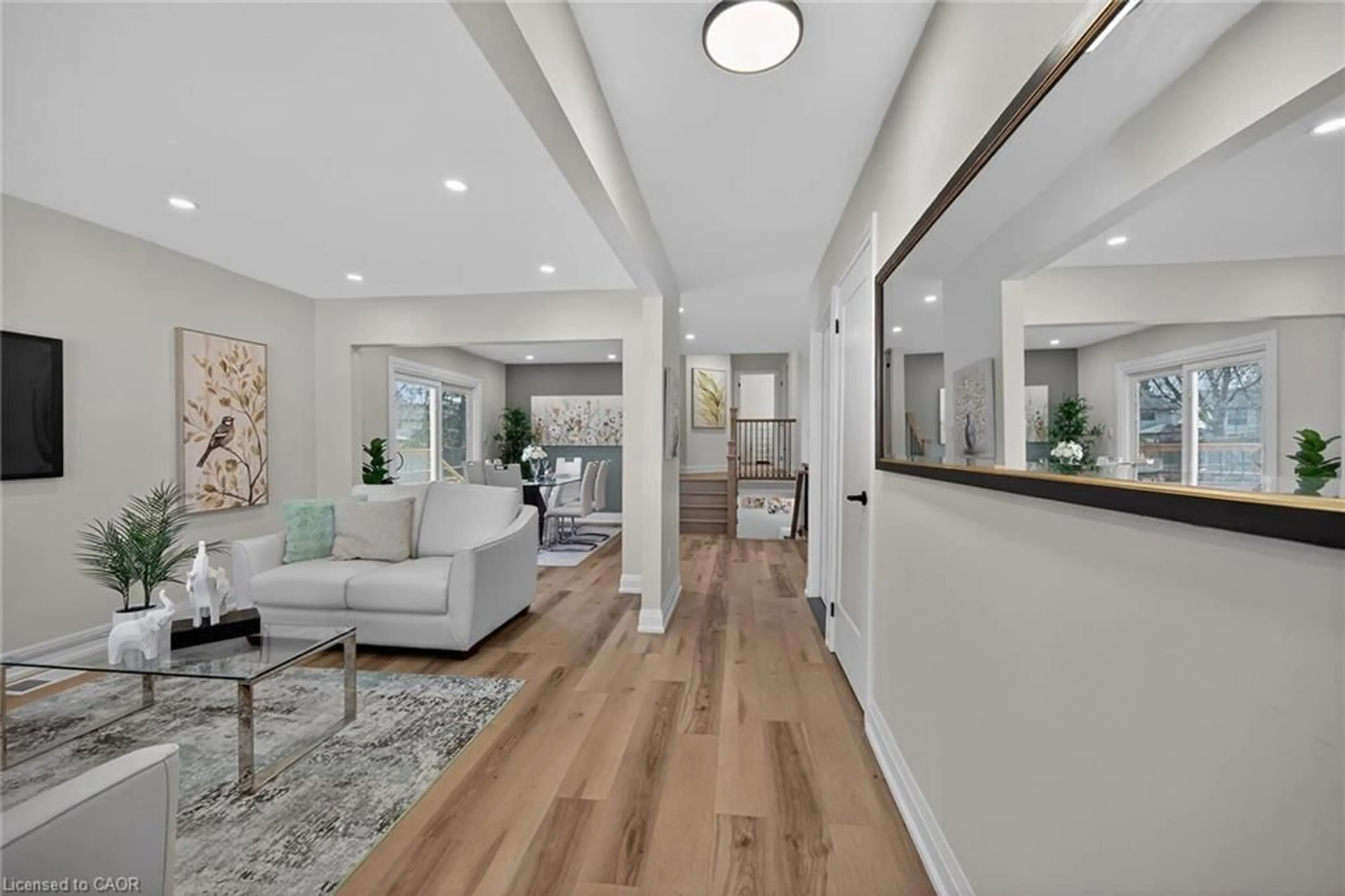 Indoor entryway for 315 Morrison Dr, Caledonia Ontario N3W 1A2