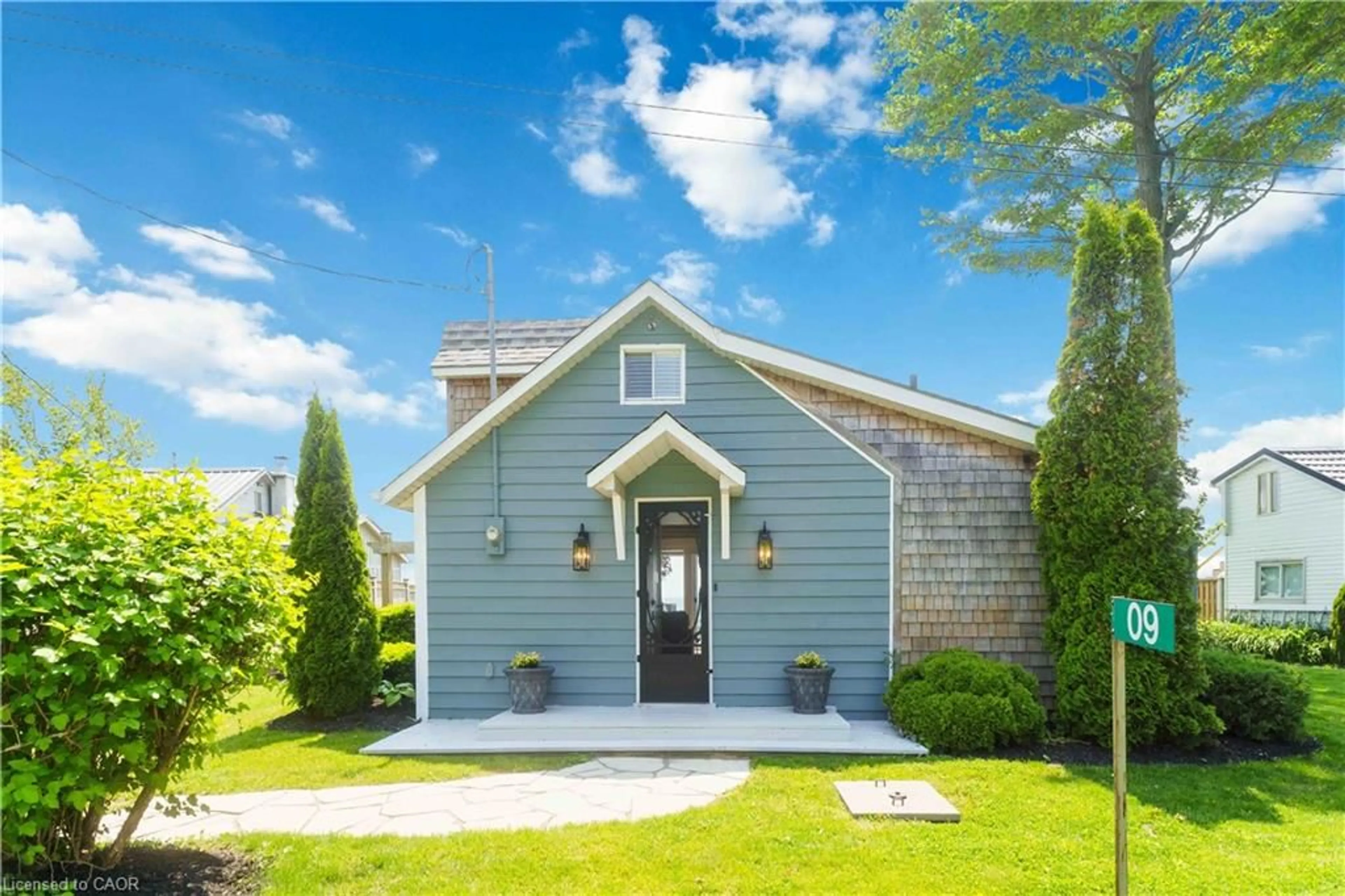 Home with vinyl exterior material, unknown for 9 Shoreline Trail, Dunnville Ontario N1A 2W8