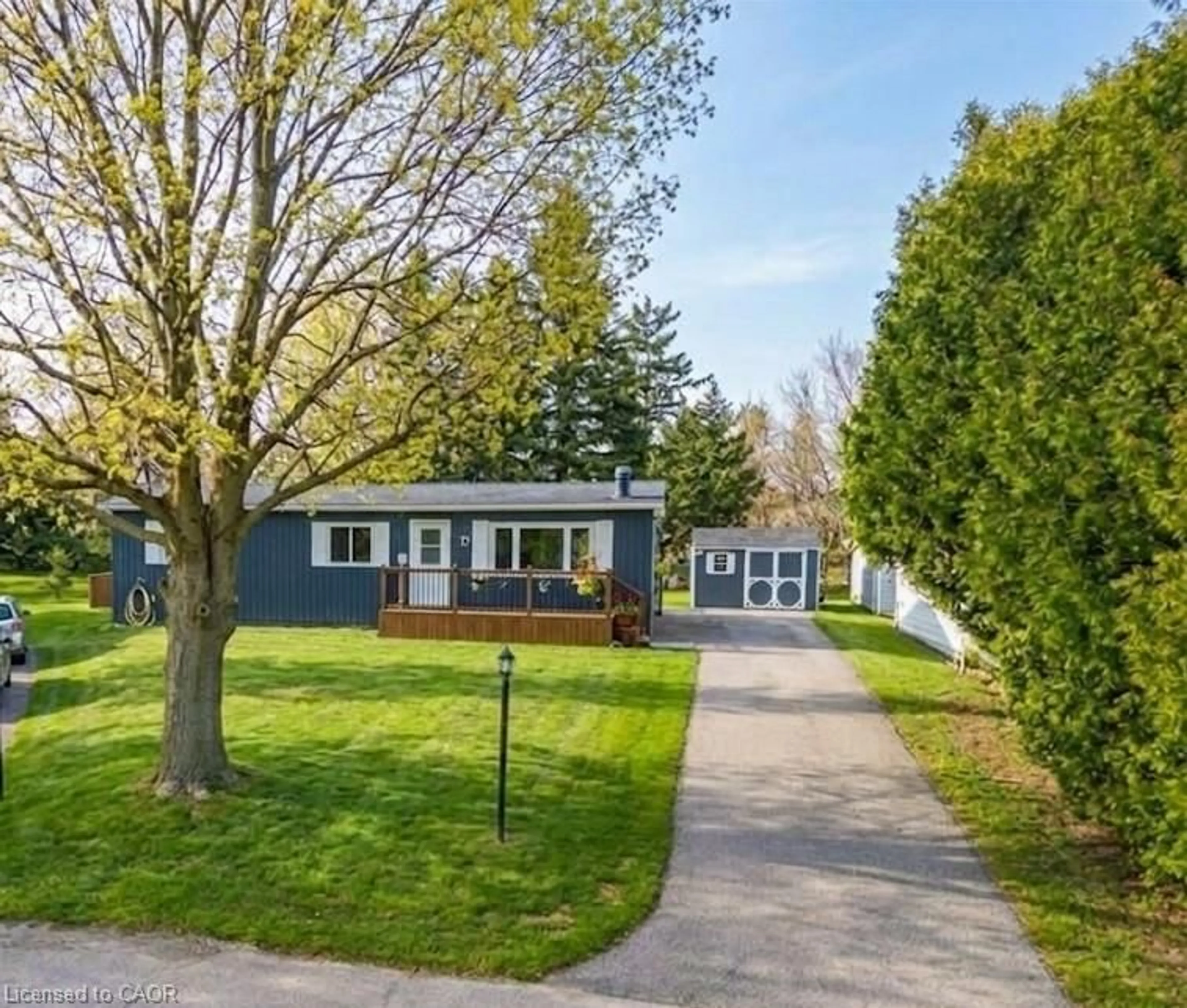 Home with vinyl exterior material, street for 157 Maple Cres, Hamilton Ontario N0B 2H0