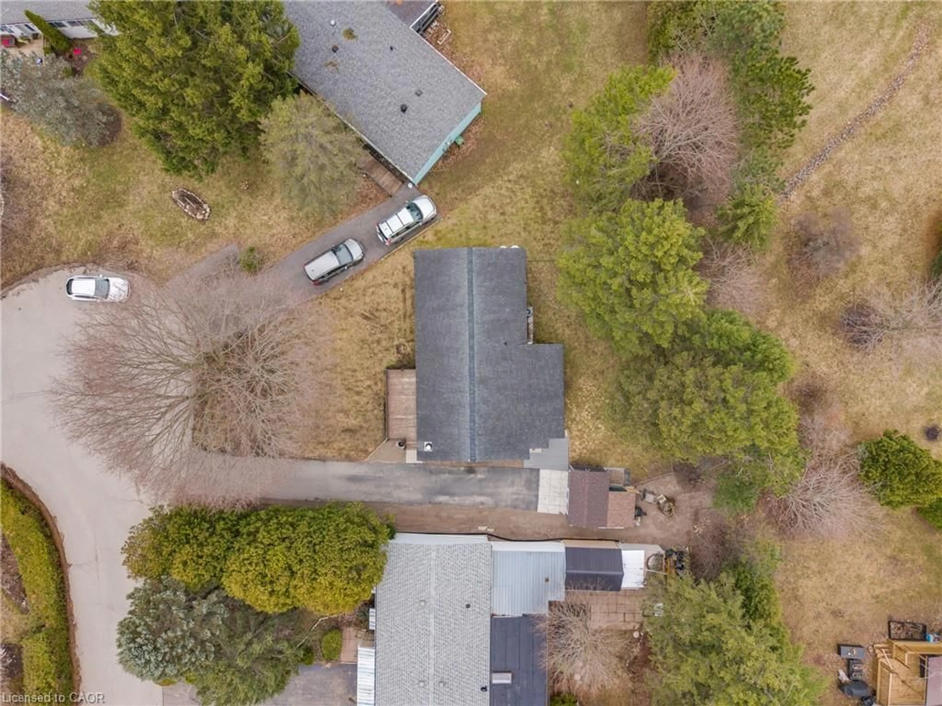A pic from outside/outdoor area/front of a property/back of a property/a pic from drone, unknown for 157 Maple Cres, Hamilton Ontario N0B 2H0
