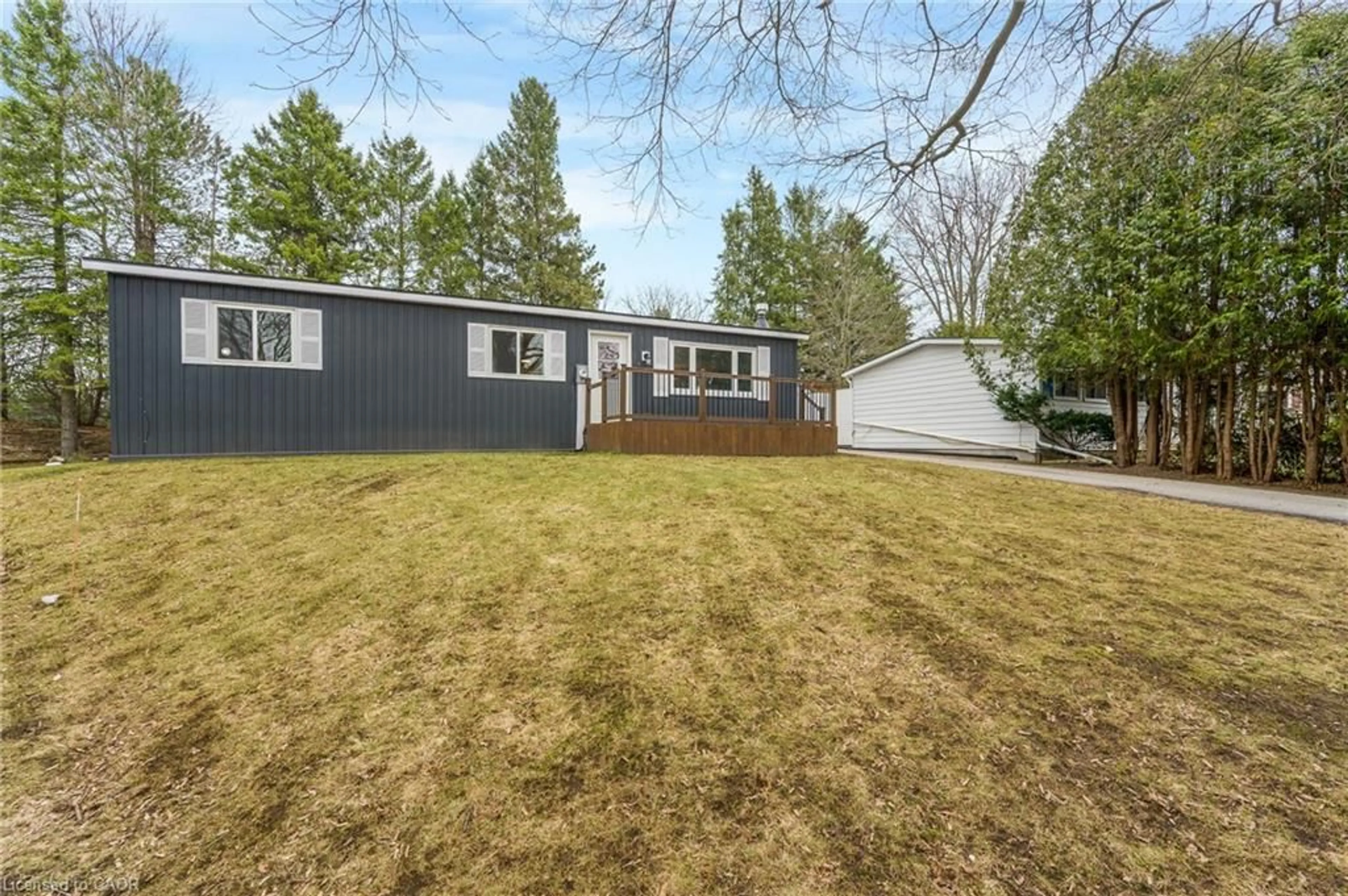 Home with vinyl exterior material, street for 157 Maple Cres, Hamilton Ontario N0B 2H0